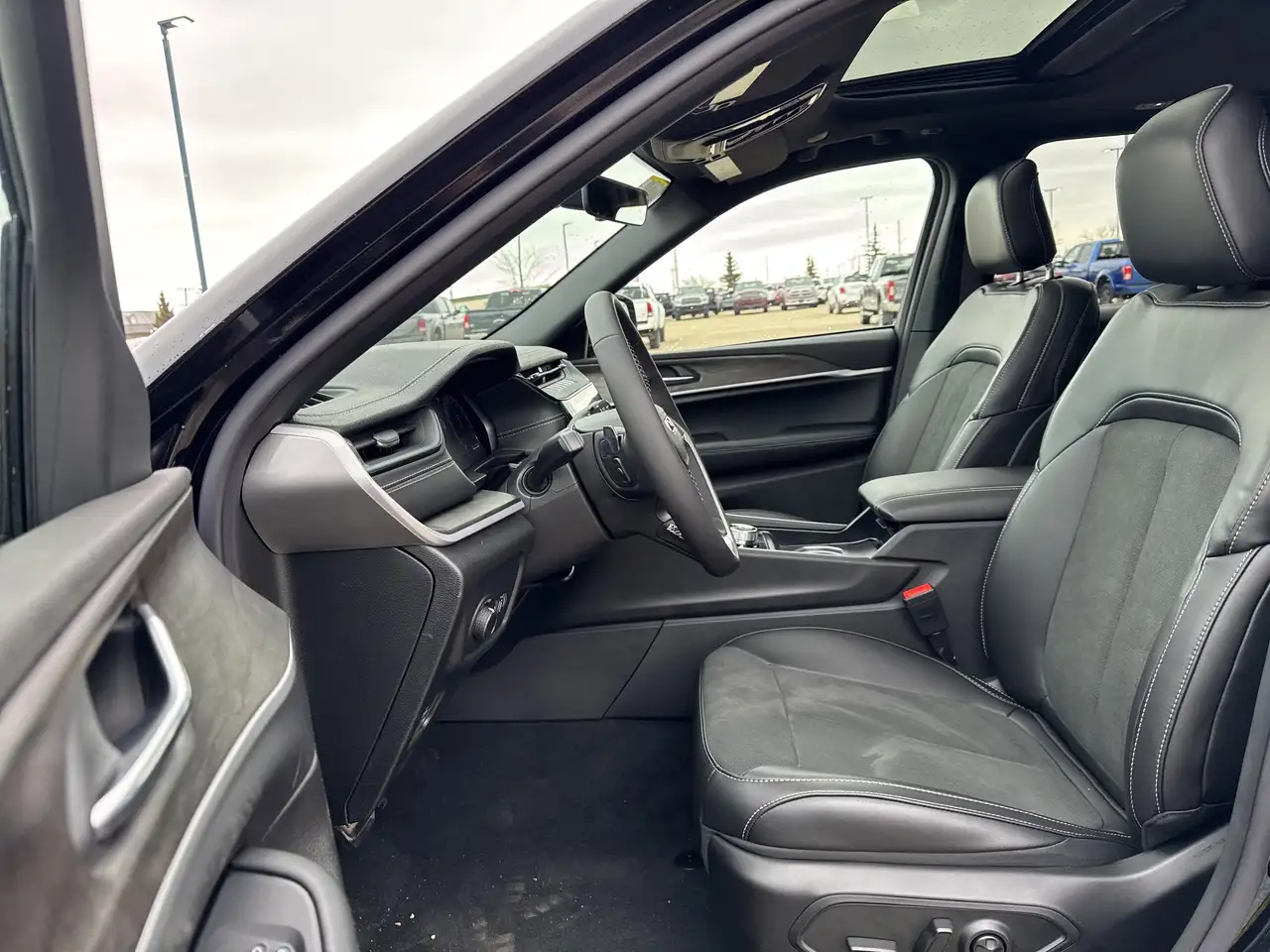 Jeep Grand Cherokee снимка Jeep Grand Cherokee