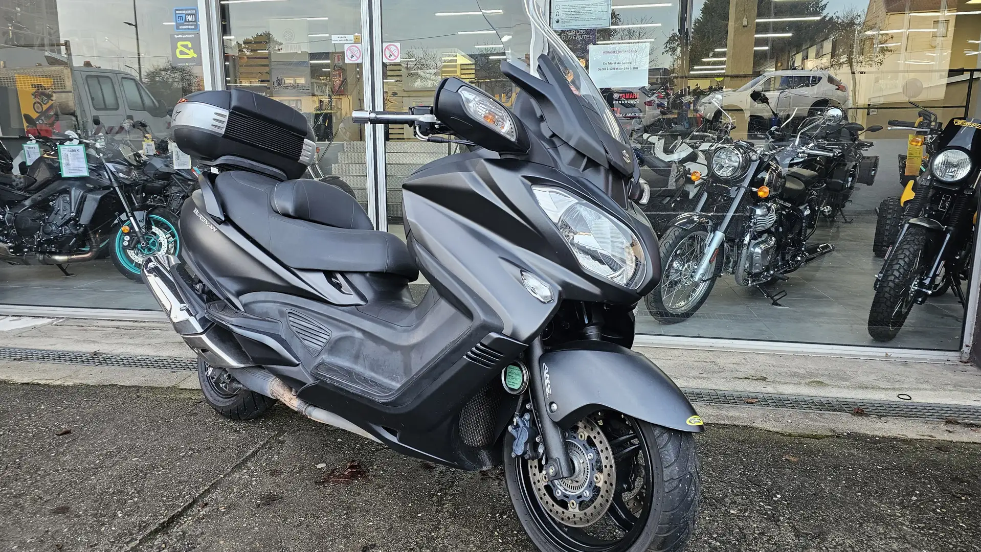 Suzuki Burgman 650 Negro - 2