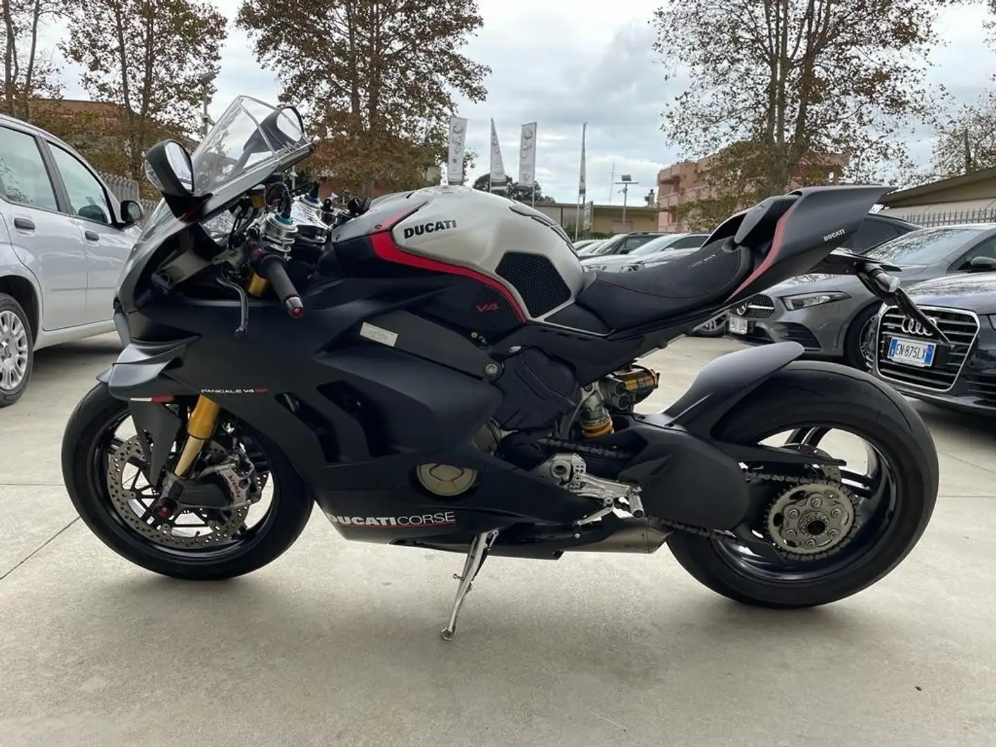 Ducati Panigale V4 Siyah - 2