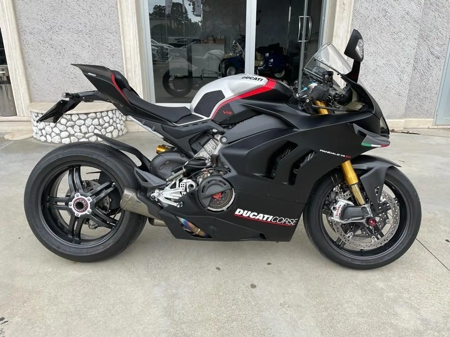 Ducati Panigale V4 Fekete - 1