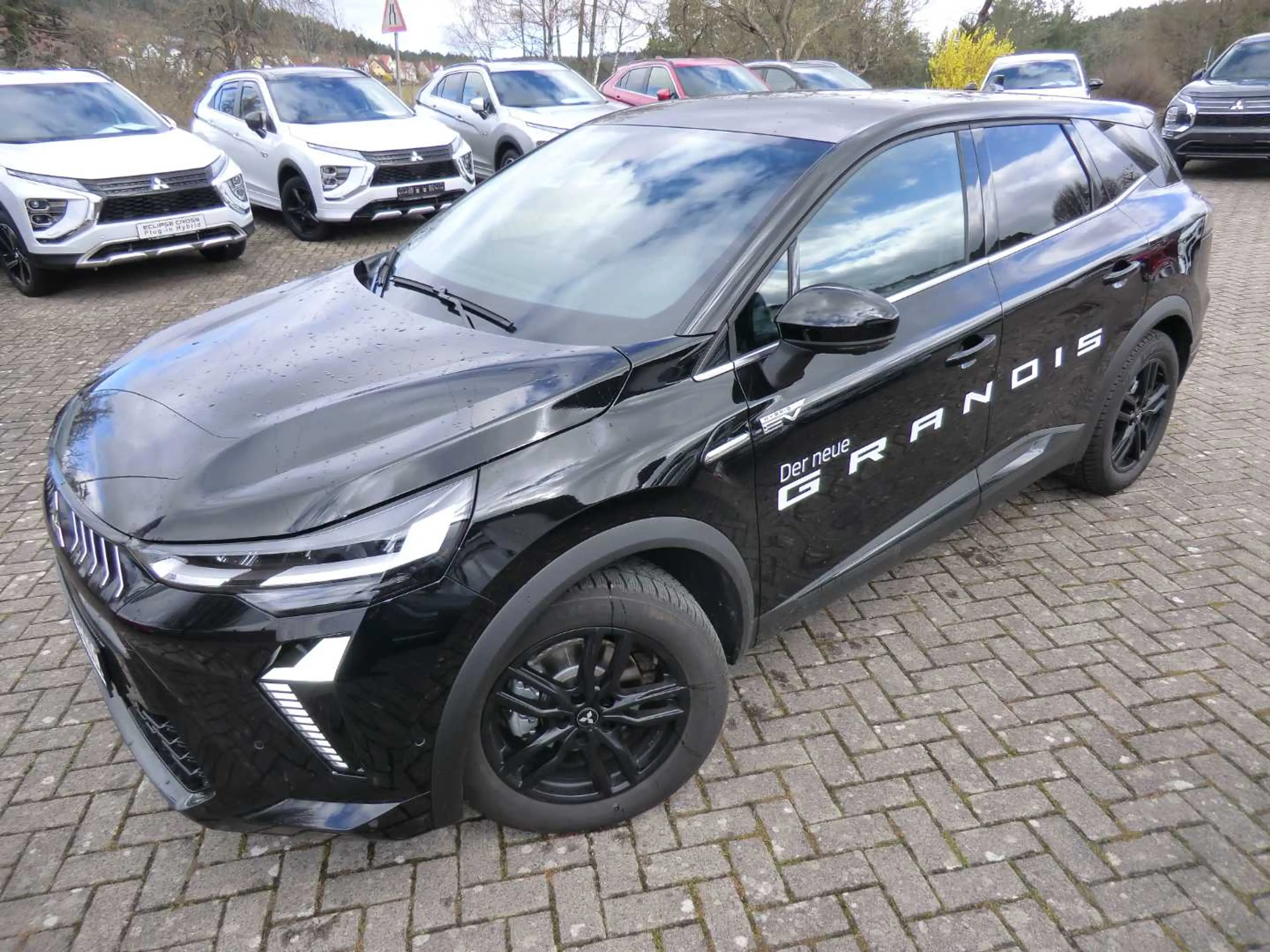 Mitsubishi Grandis Intro Edition 1.8 Hybrid — photo 2