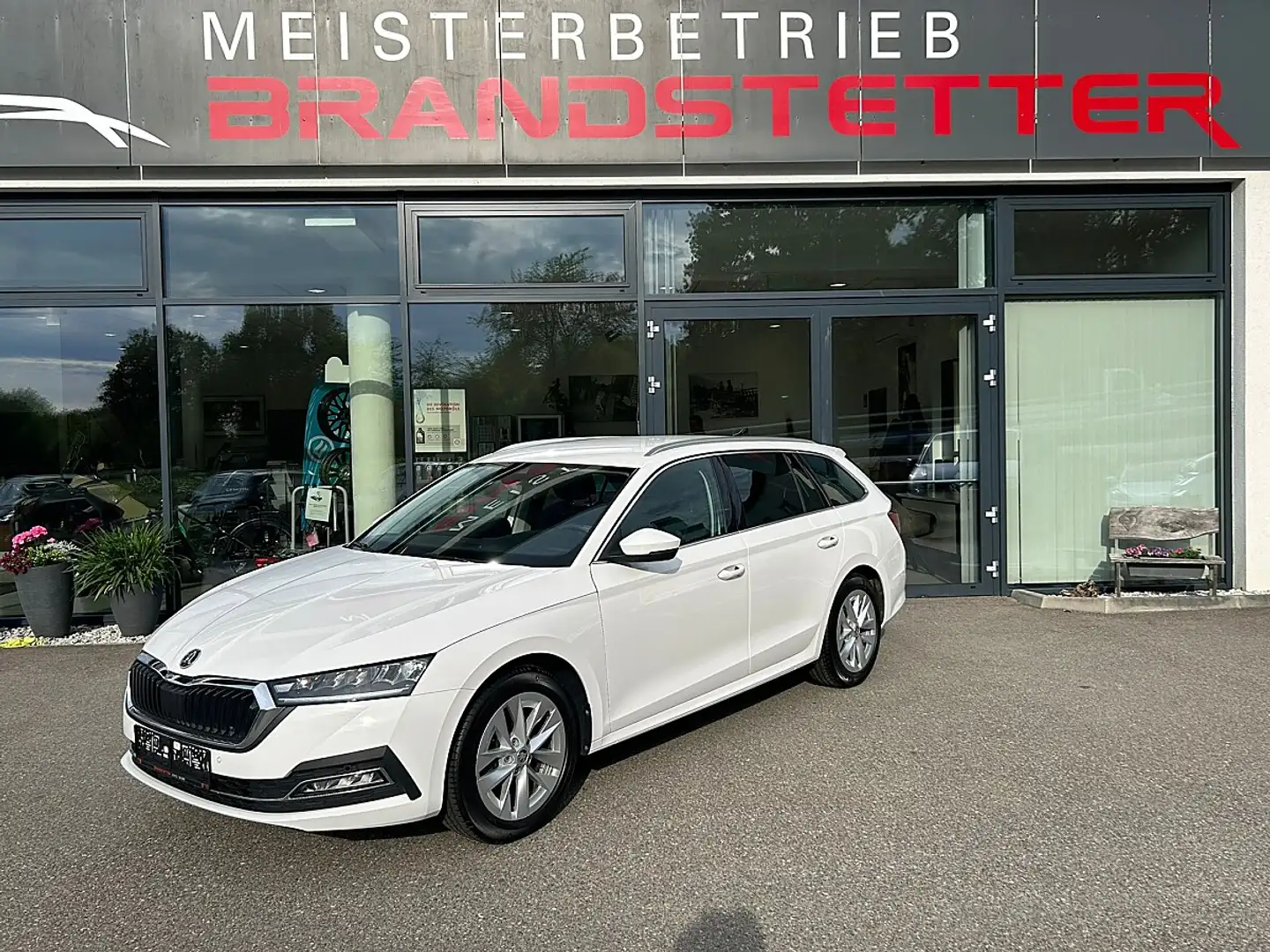Skoda Octavia Combi 2,0 TDI Style DSG Weiß - 1
