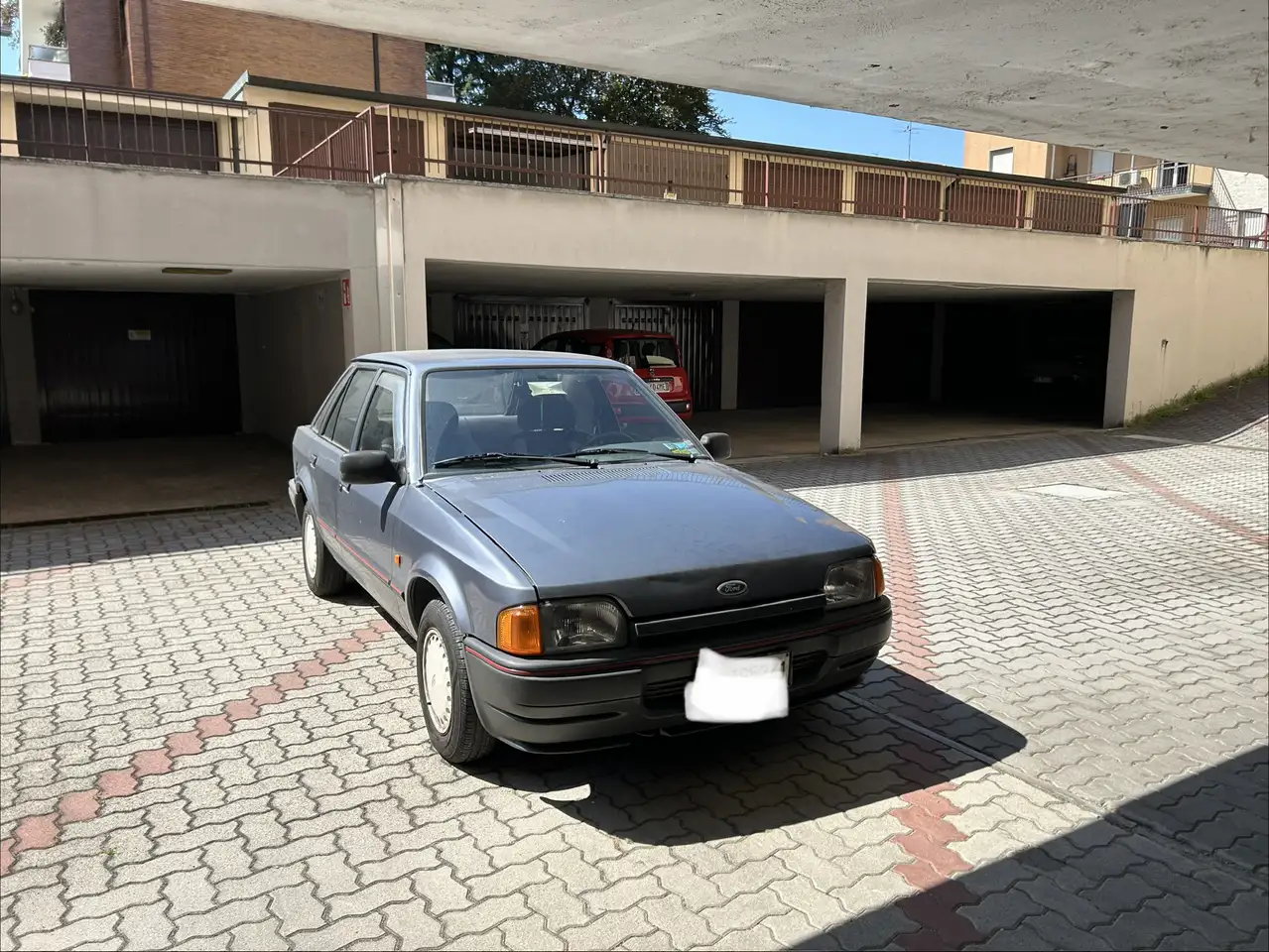 Ford Escort 5p 1.1 CL, foto 1