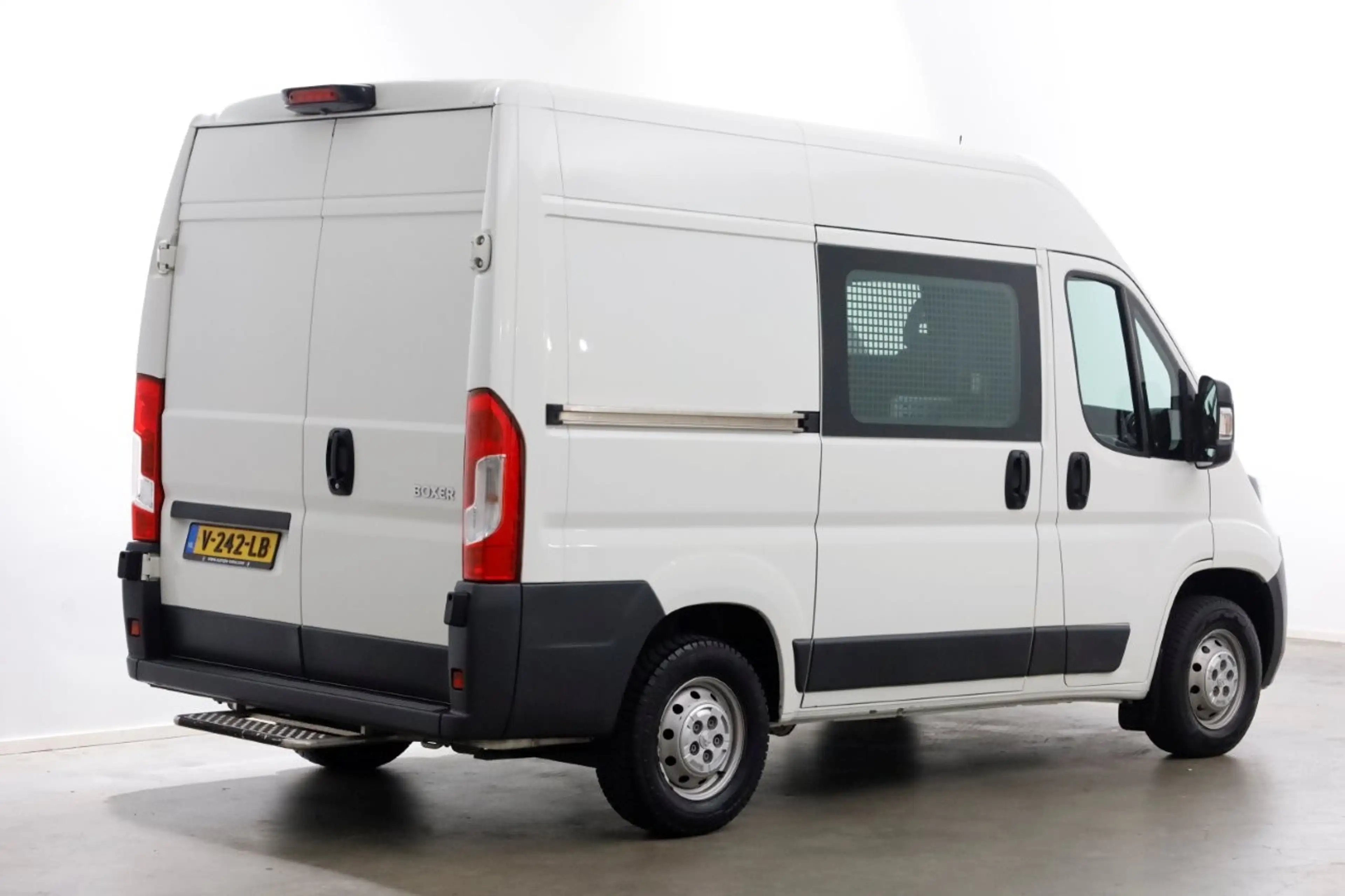 Peugeot Boxer 2.0 BlueHDI 130pk E6 L1H2 Premium Navi/Camera/Inri — photo 2