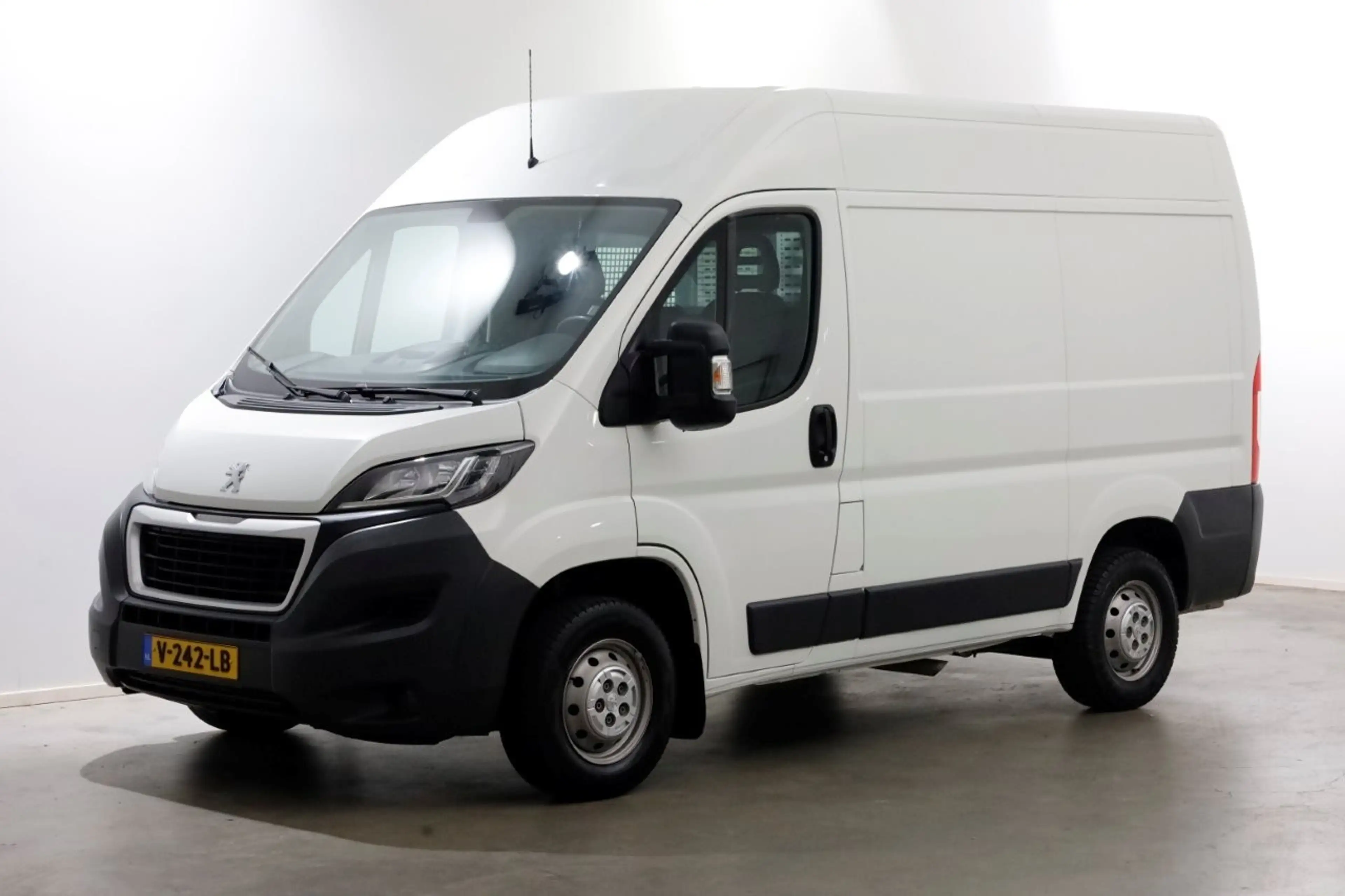 Peugeot Boxer 2.0 BlueHDI 130pk E6 L1H2 Premium Navi/Camera/Inri — photo 9
