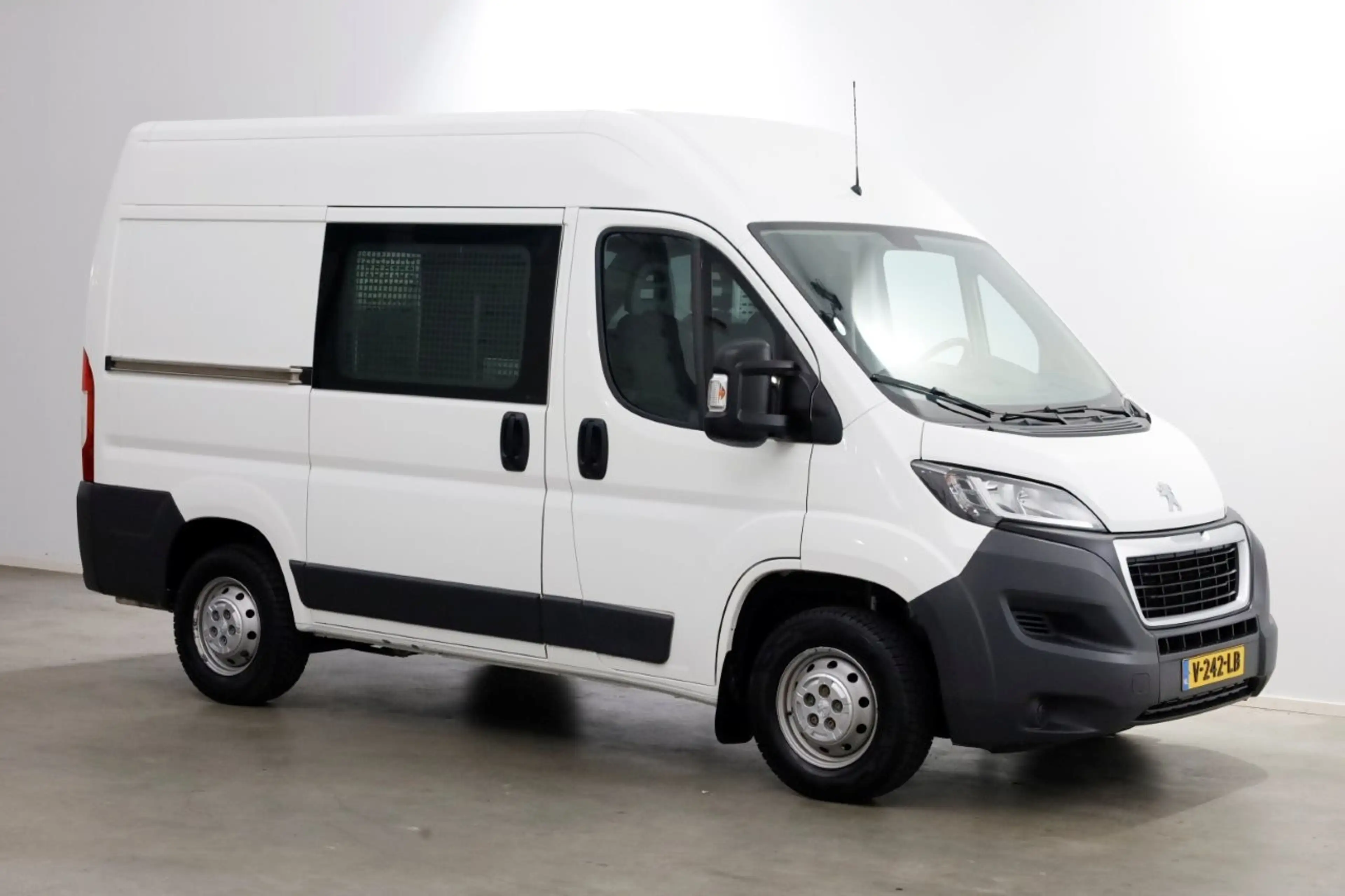 Peugeot Boxer 2.0 BlueHDI 130pk E6 L1H2 Premium Navi/Camera/Inri — photo 11