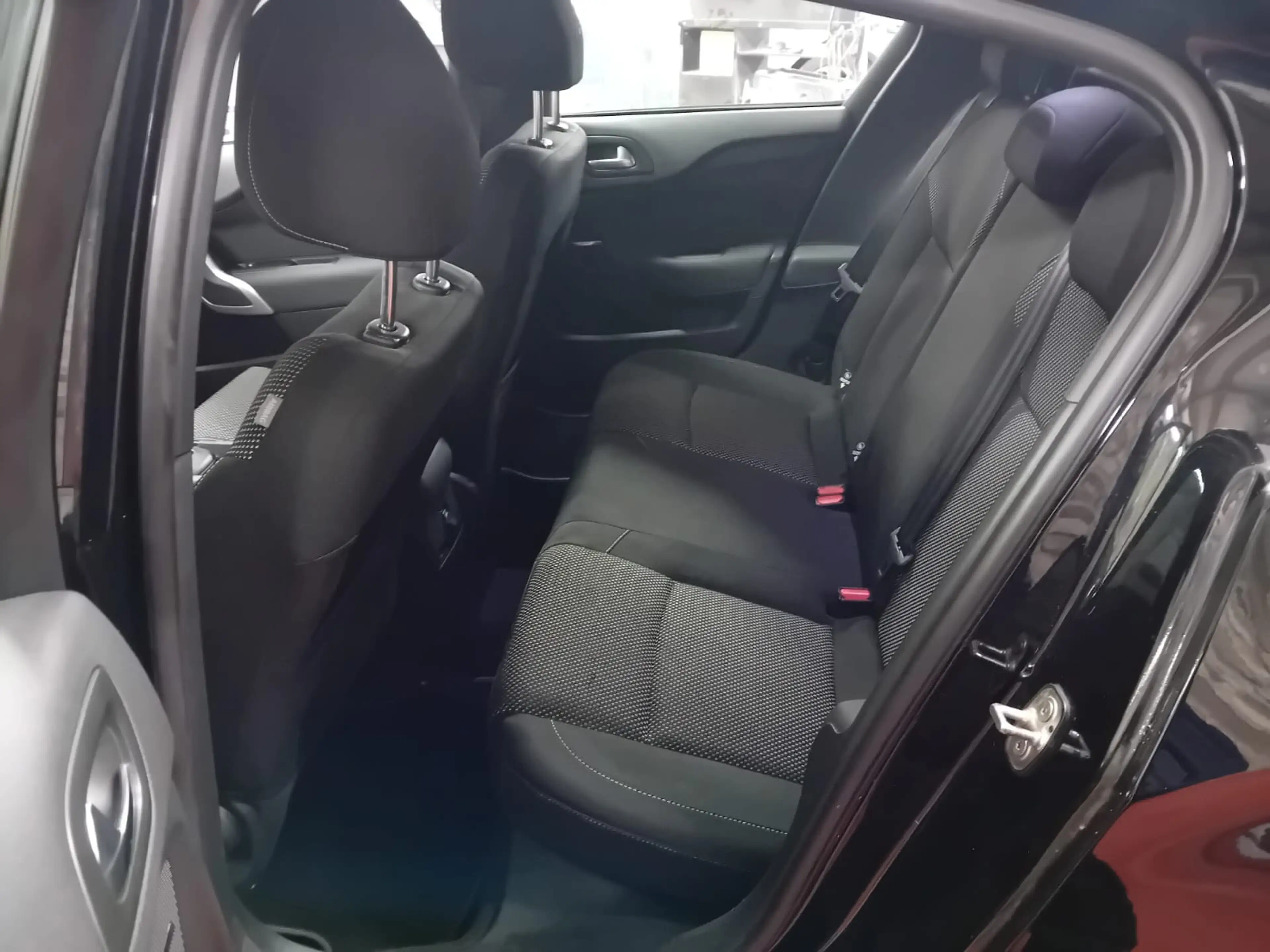 DS Automobiles DS 4 Crossback DS 4 Crossback 1.2 - 1 jr garantie — photo 9
