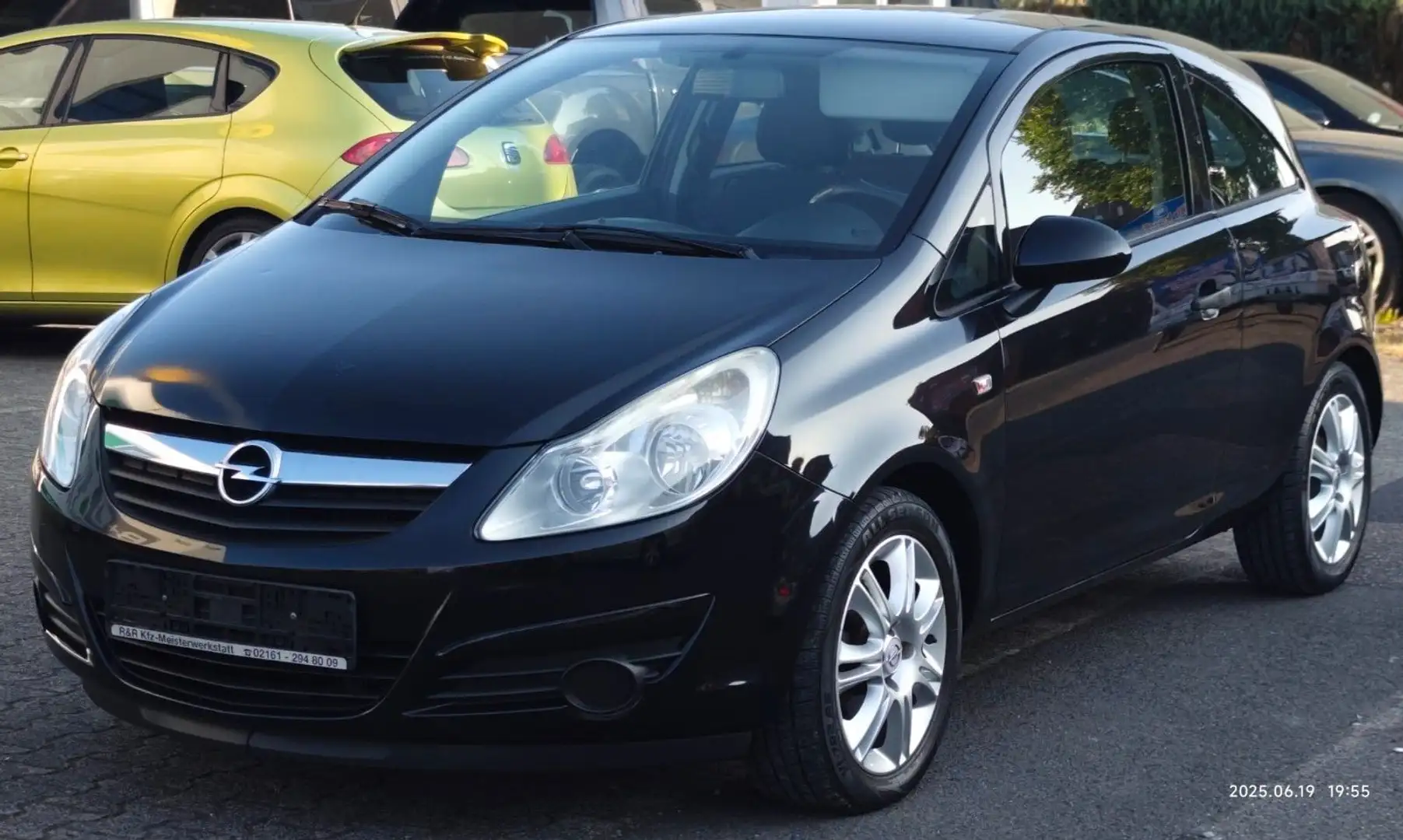 Opel Corsa D Edition / kopfdichtung Defekt Schwarz - 1