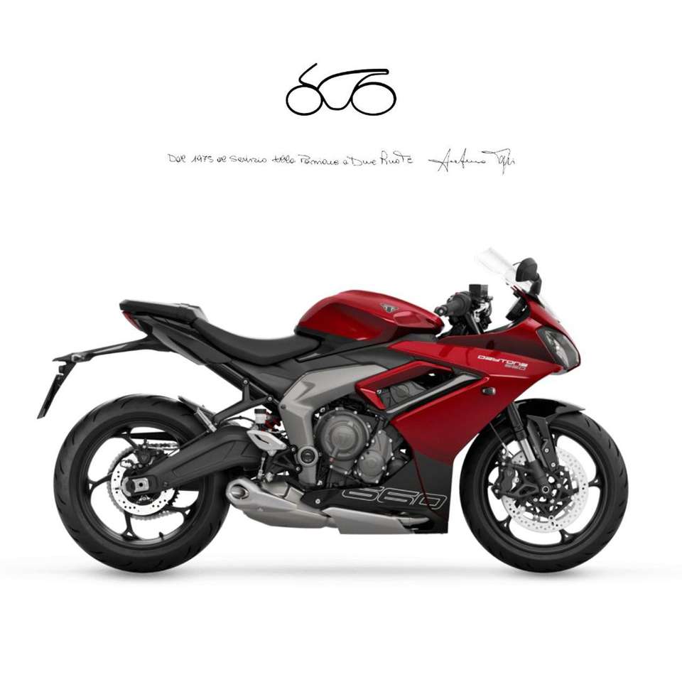 Triumph Daytona 660 -
