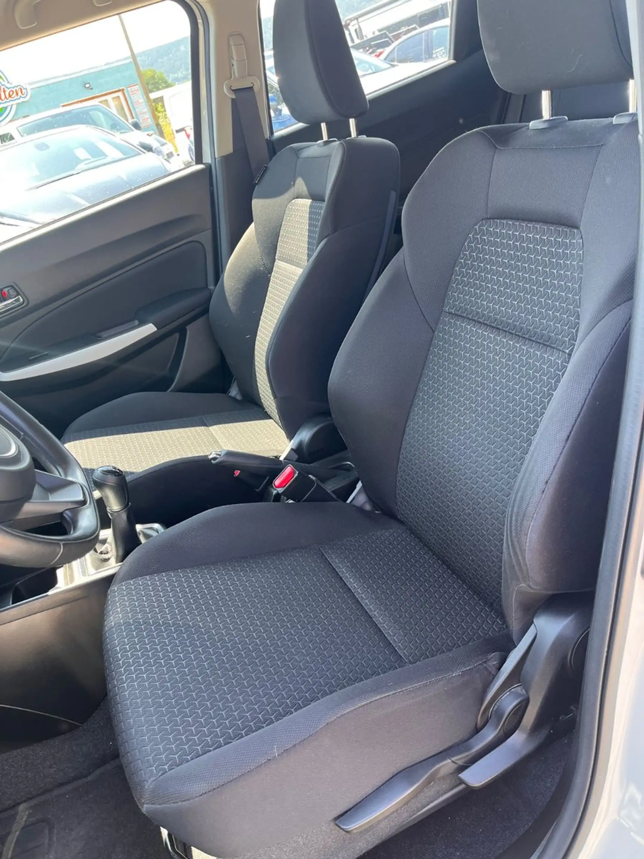 Suzuki Swift Comfort Klima 90PS TÜV neu — photo 9