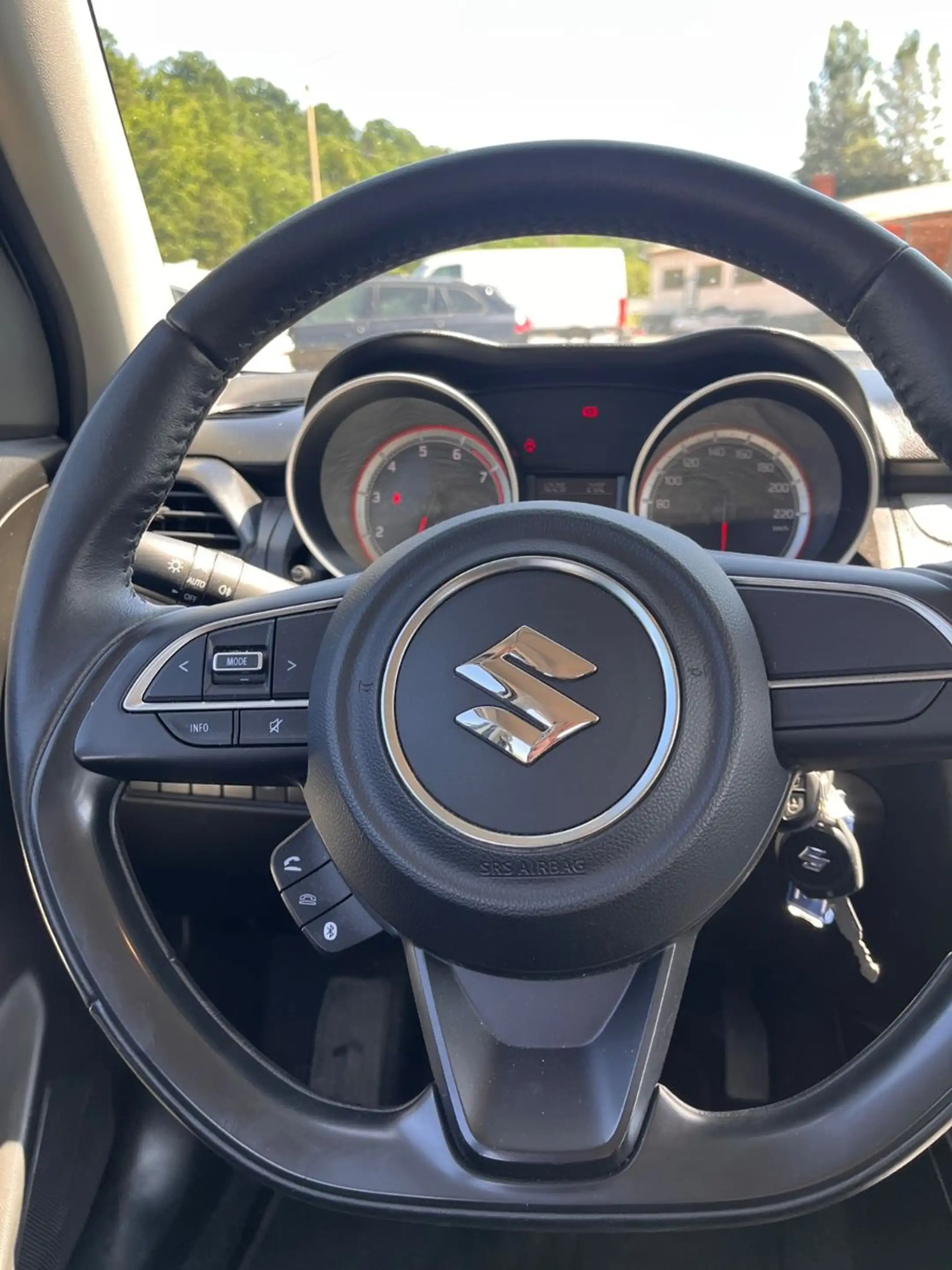 Suzuki Swift Comfort Klima 90PS TÜV neu — photo 11