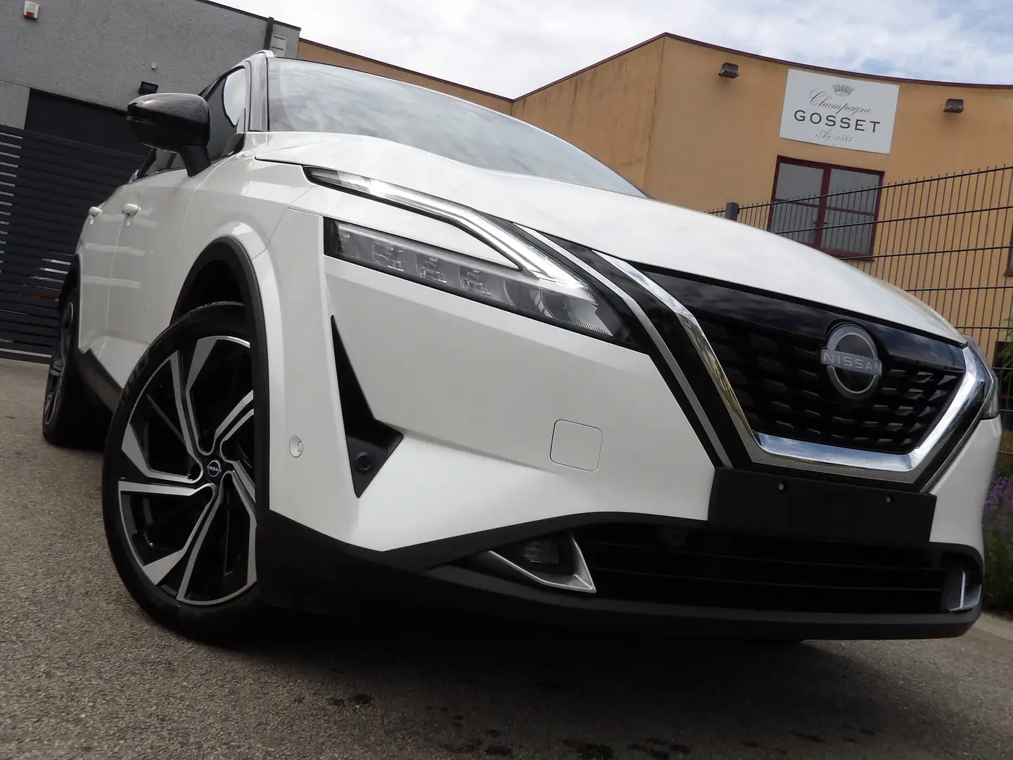 Nissan Qashqai Qashqai 1.5 VC-T e-Power Tekna+Two Tone Wit - 1
