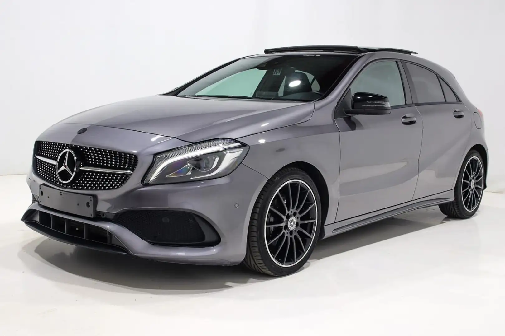 Mercedes-Benz 200 D - BVA - AMG PANO - LED - 18 - CAM - GPS Grey - 2