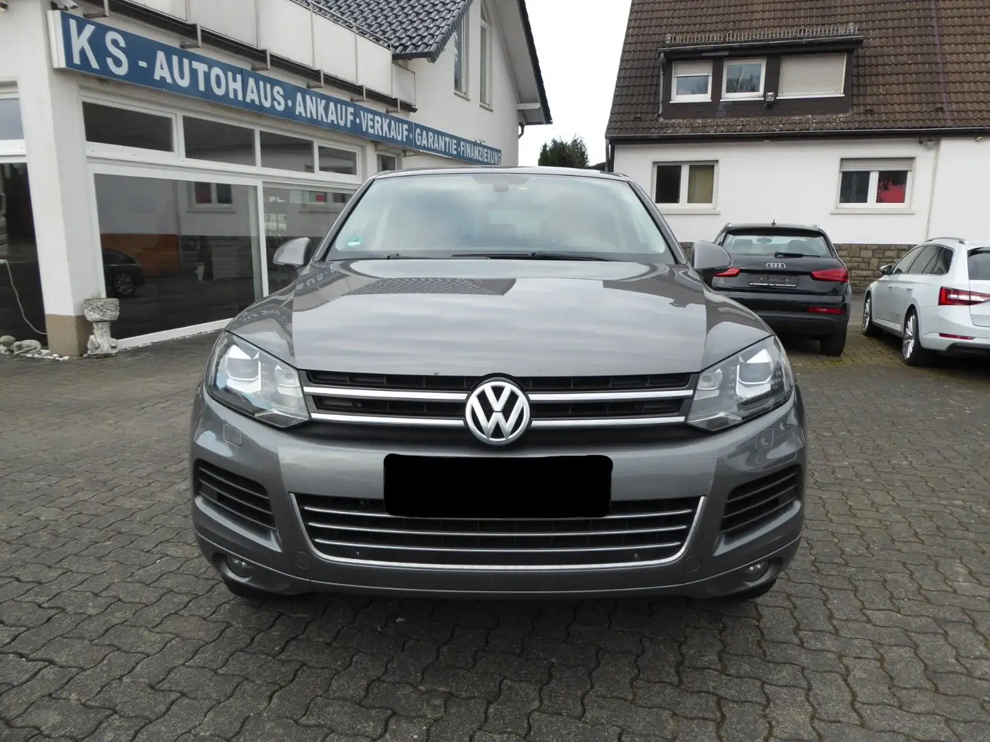 Volkswagen Touareg 3.0 V6 TDI Tiptronic BMT Grau - 2