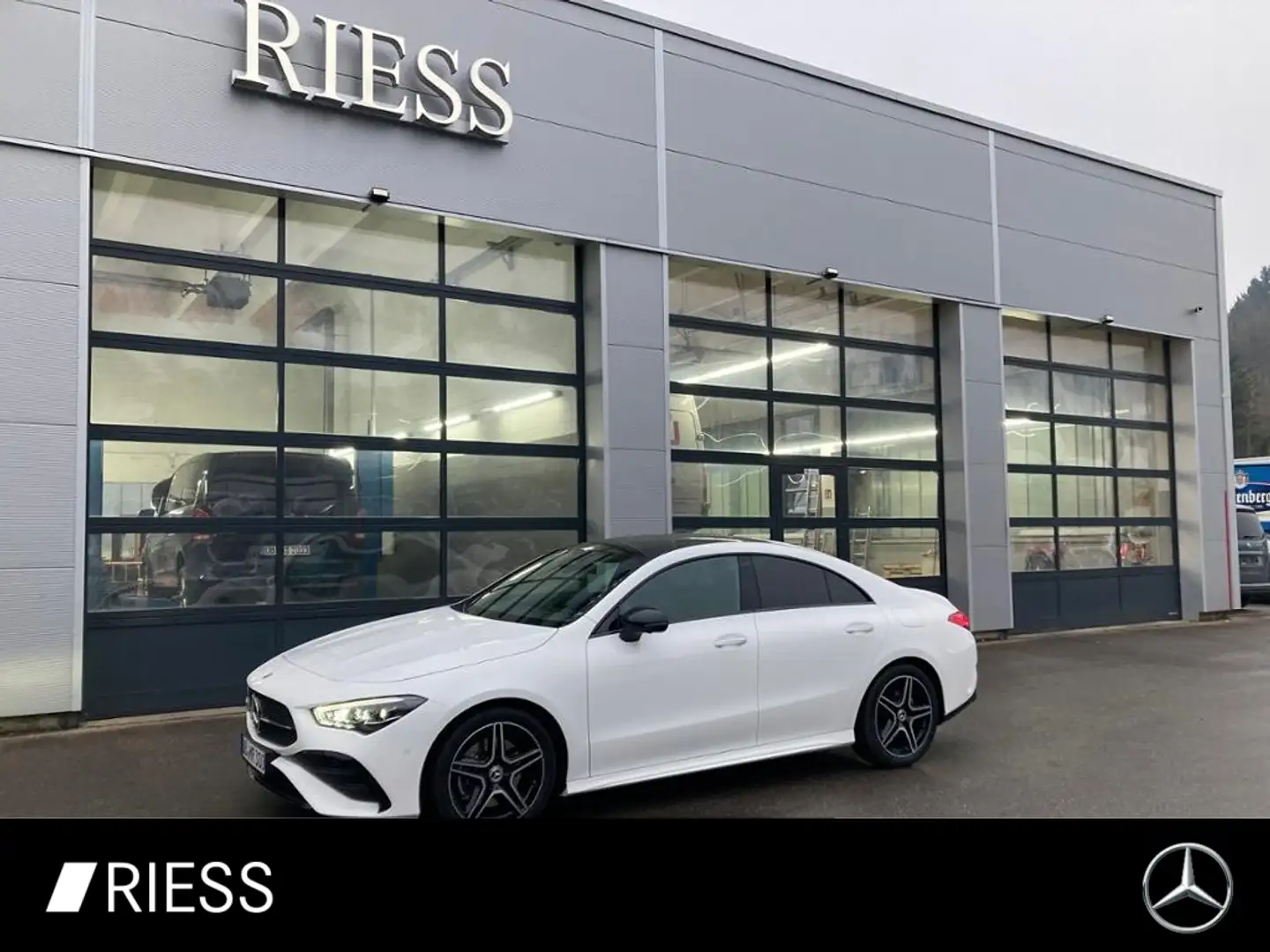 Mercedes-Benz CLA 220 4M AMG+AHK+PANO+DISTRONIC+360°+MULTIBEAM Fehér - 1