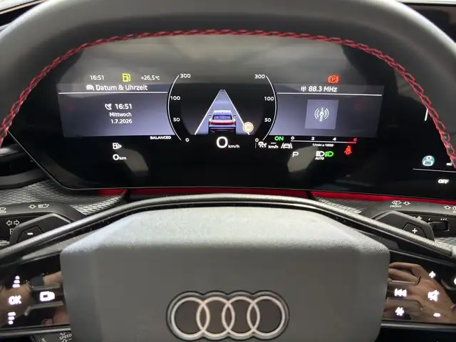 Audi Q5 view 9