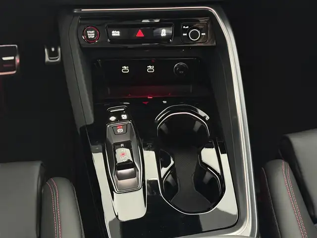 Audi Q5 view 12