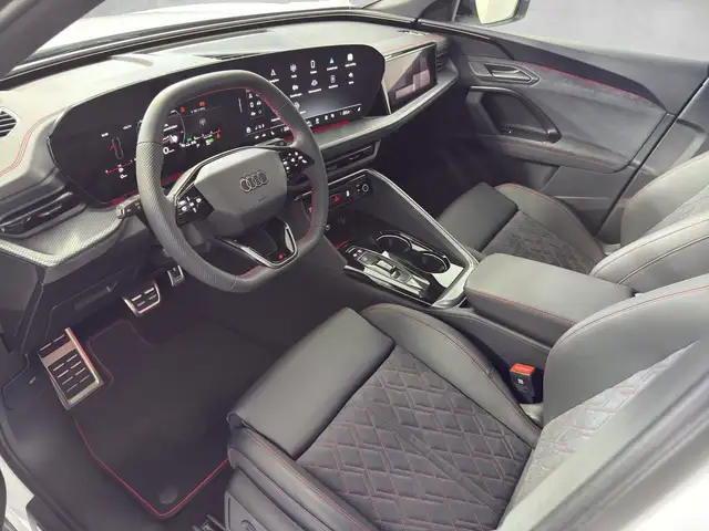 Audi Q5 view 6