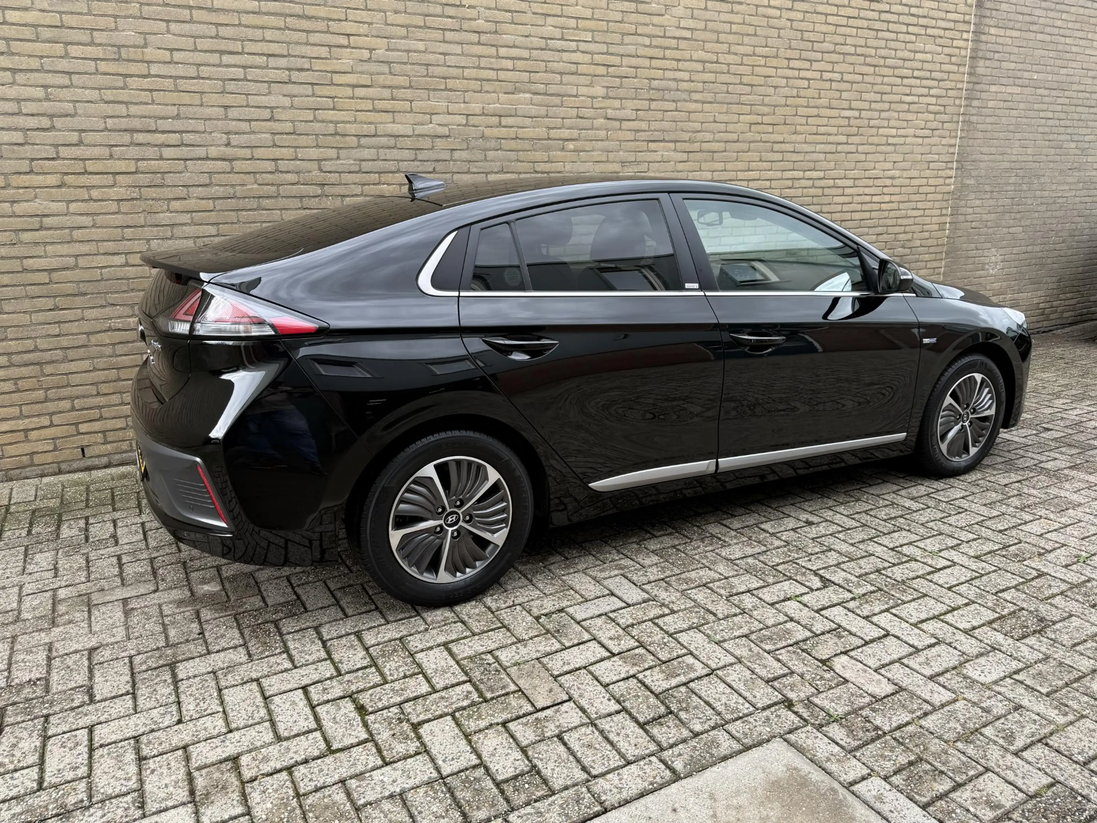 Hyundai IONIQ 1.6 GDi PHEV Premium | Leder | Camera | Navigatie — photo 26