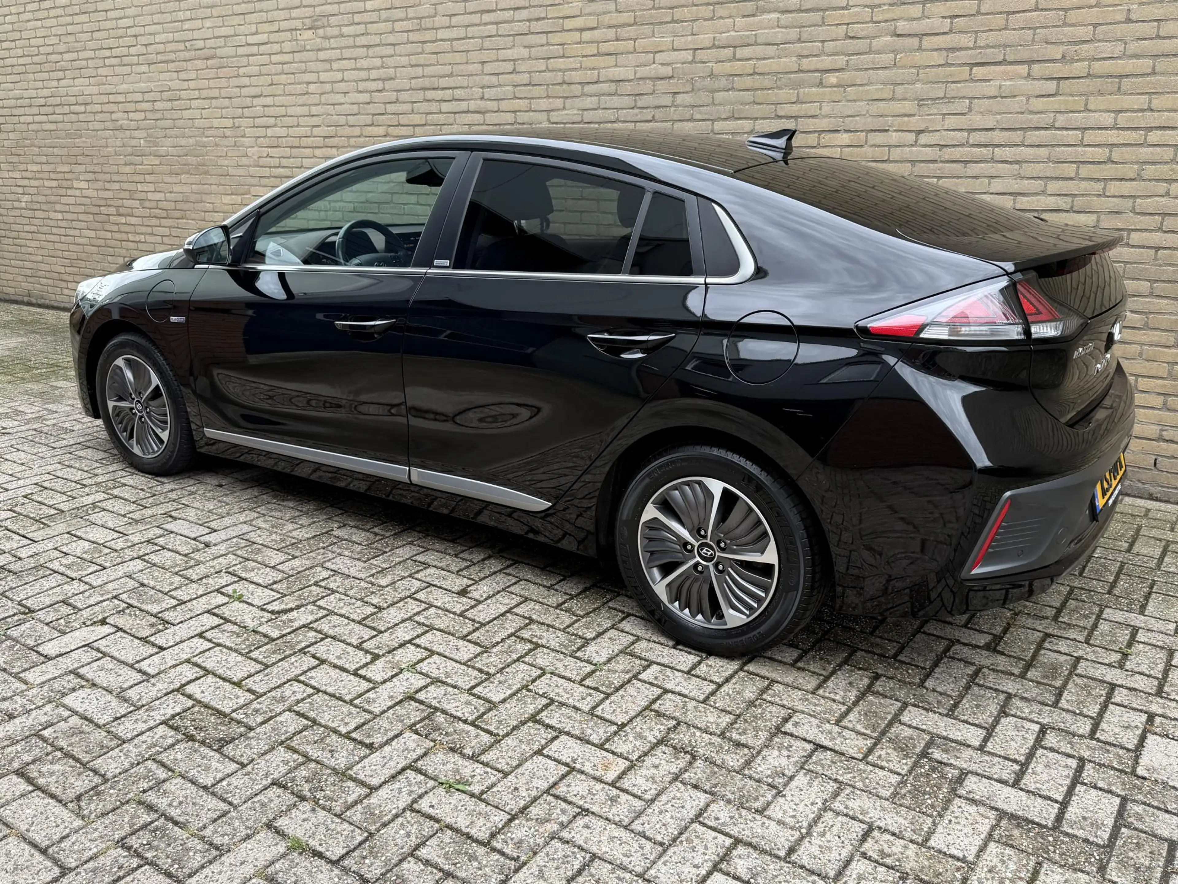 Hyundai IONIQ 1.6 GDi PHEV Premium | Leder | Camera | Navigatie — photo 25