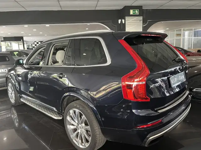 Volvo XC90 view 6