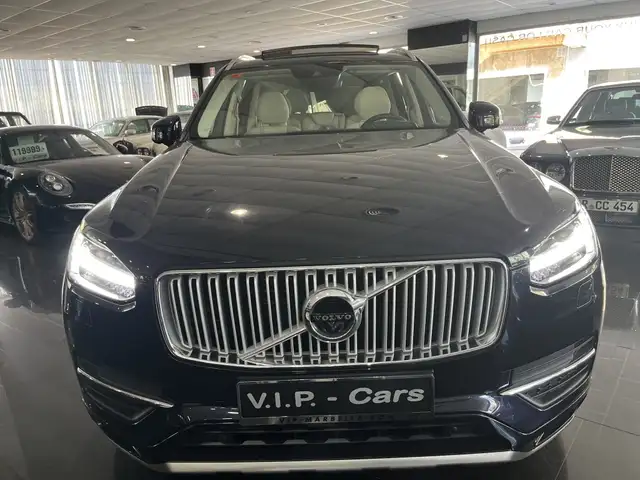 Volvo XC90 view 4