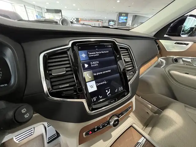 Volvo XC90 view 13