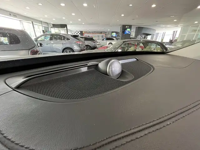 Volvo XC90 view 14