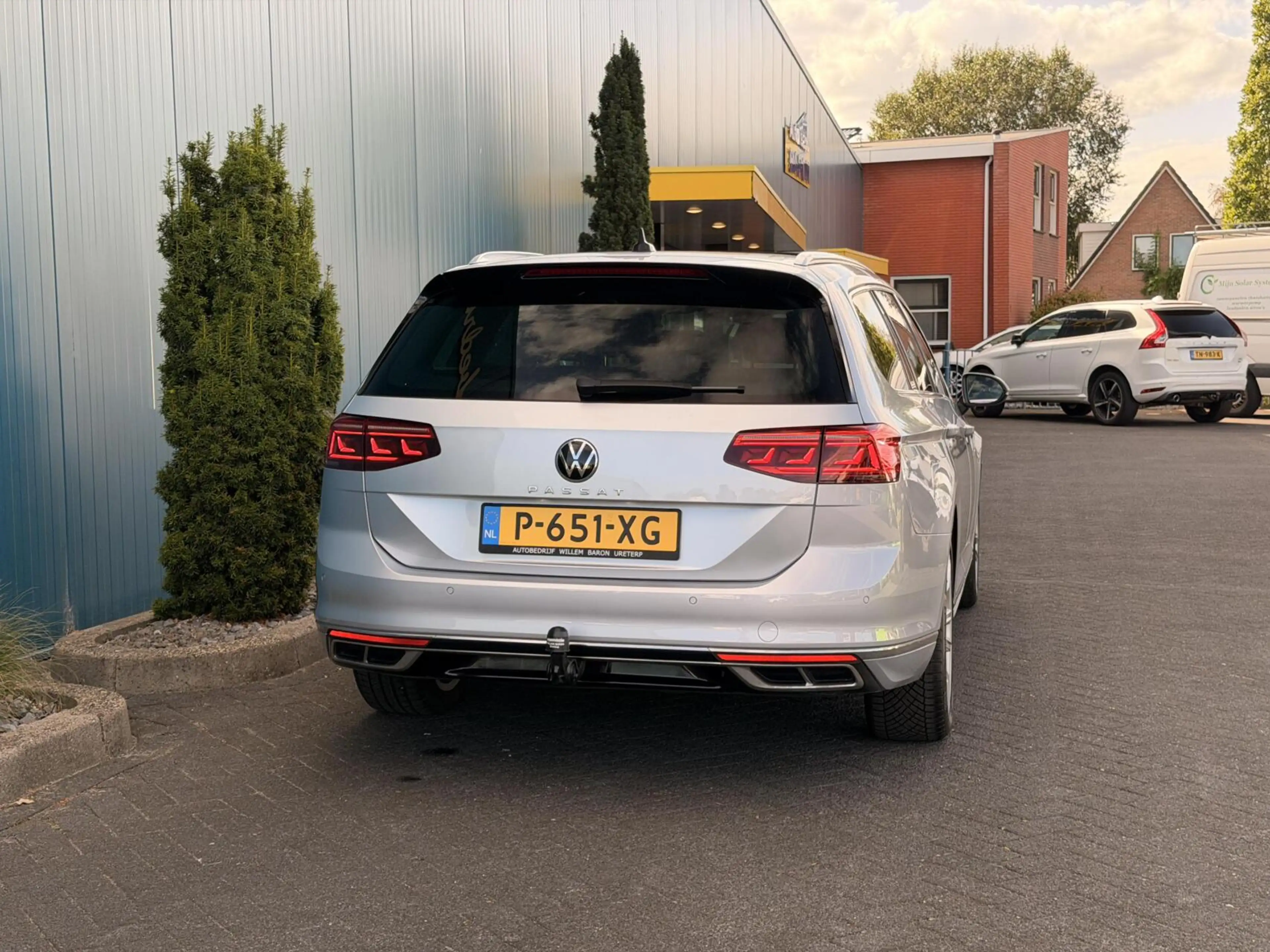 Volkswagen Passat Variant 1.5 TSI R-Line Business + PANO | TREKH | CARPLAY | — photo 30