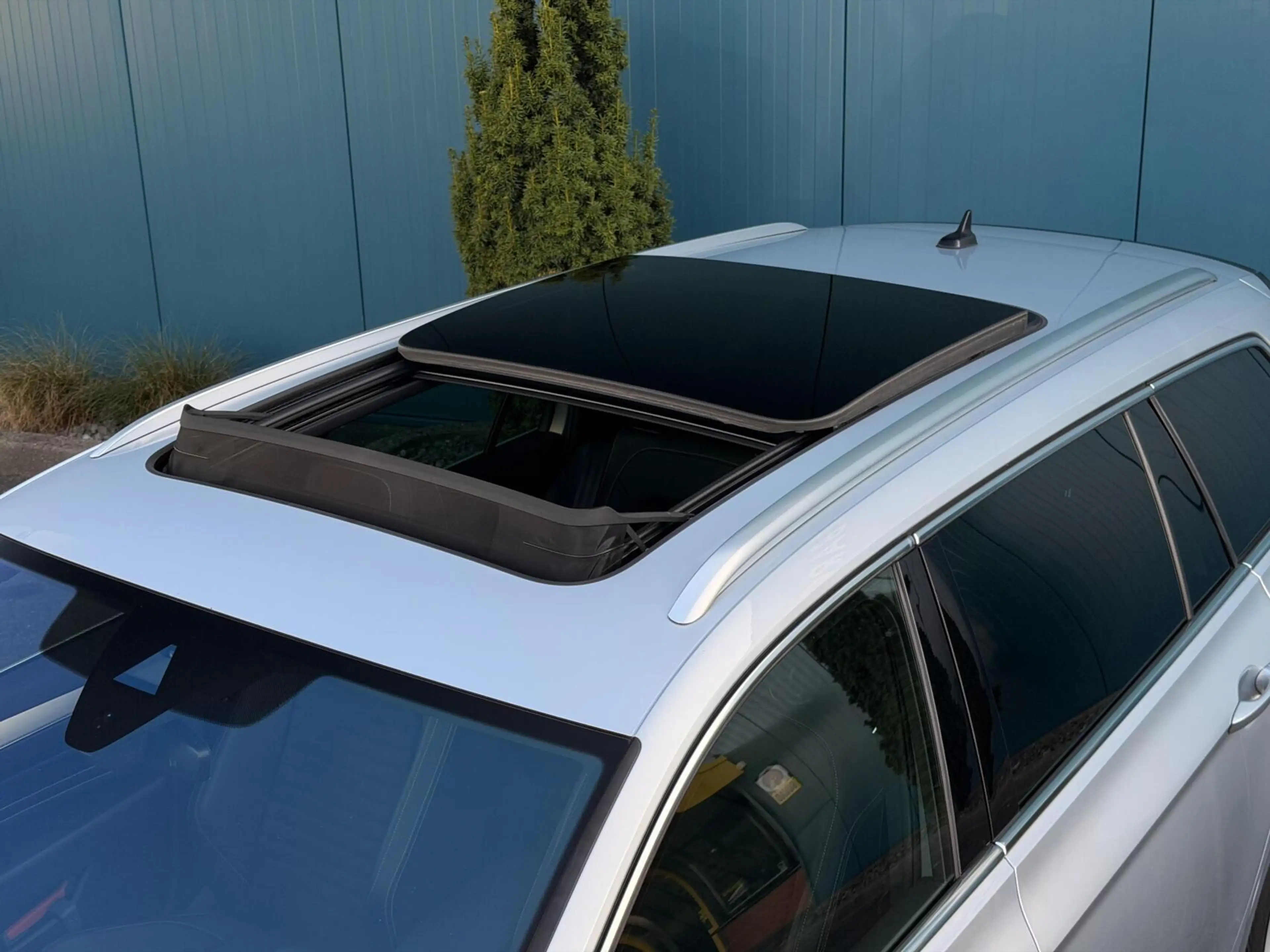 Volkswagen Passat Variant 1.5 TSI R-Line Business + PANO | TREKH | CARPLAY | — photo 6