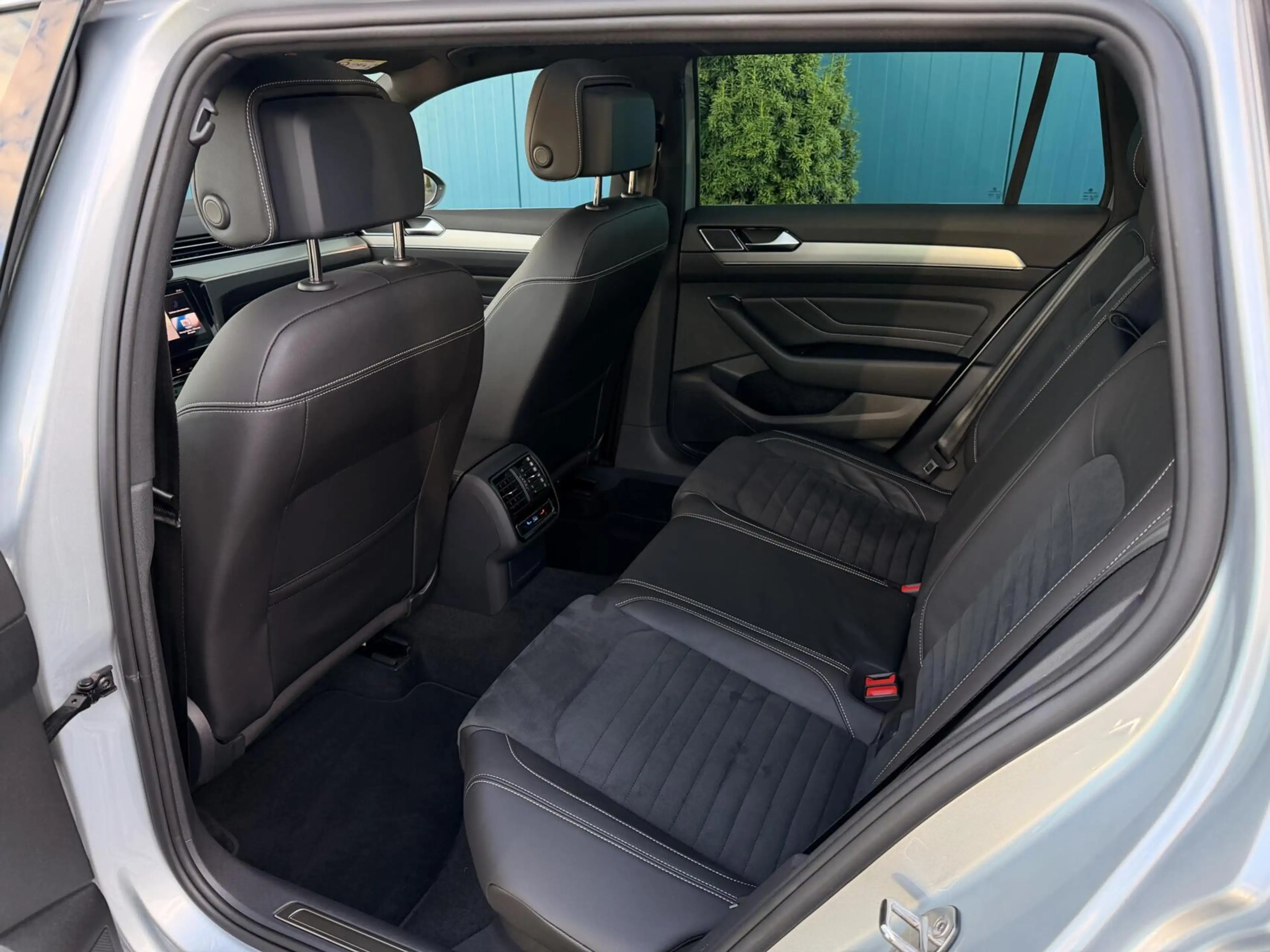 Volkswagen Passat Variant 1.5 TSI R-Line Business + PANO | TREKH | CARPLAY | — photo 15