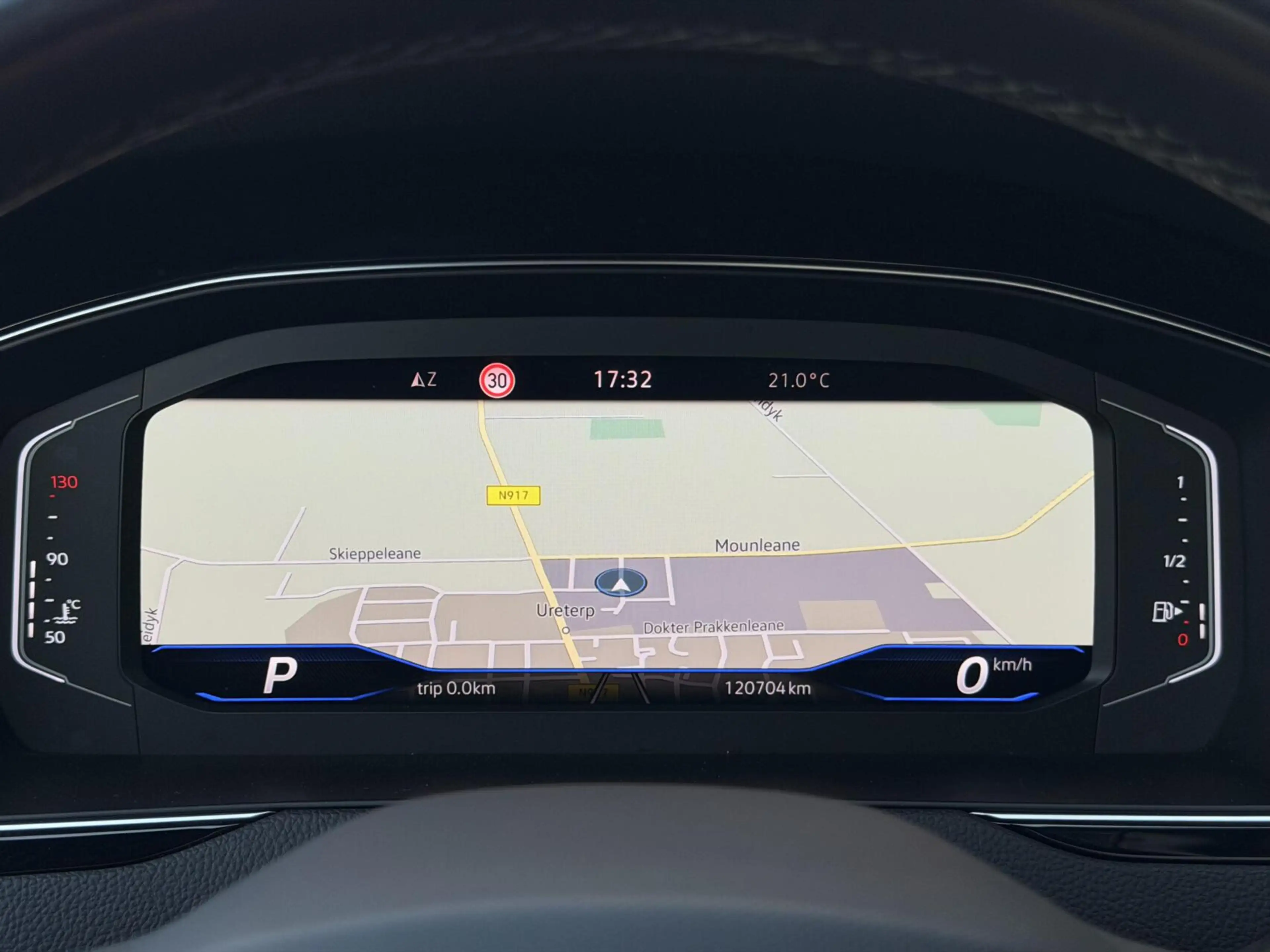 Volkswagen Passat Variant 1.5 TSI R-Line Business + PANO | TREKH | CARPLAY | — photo 21