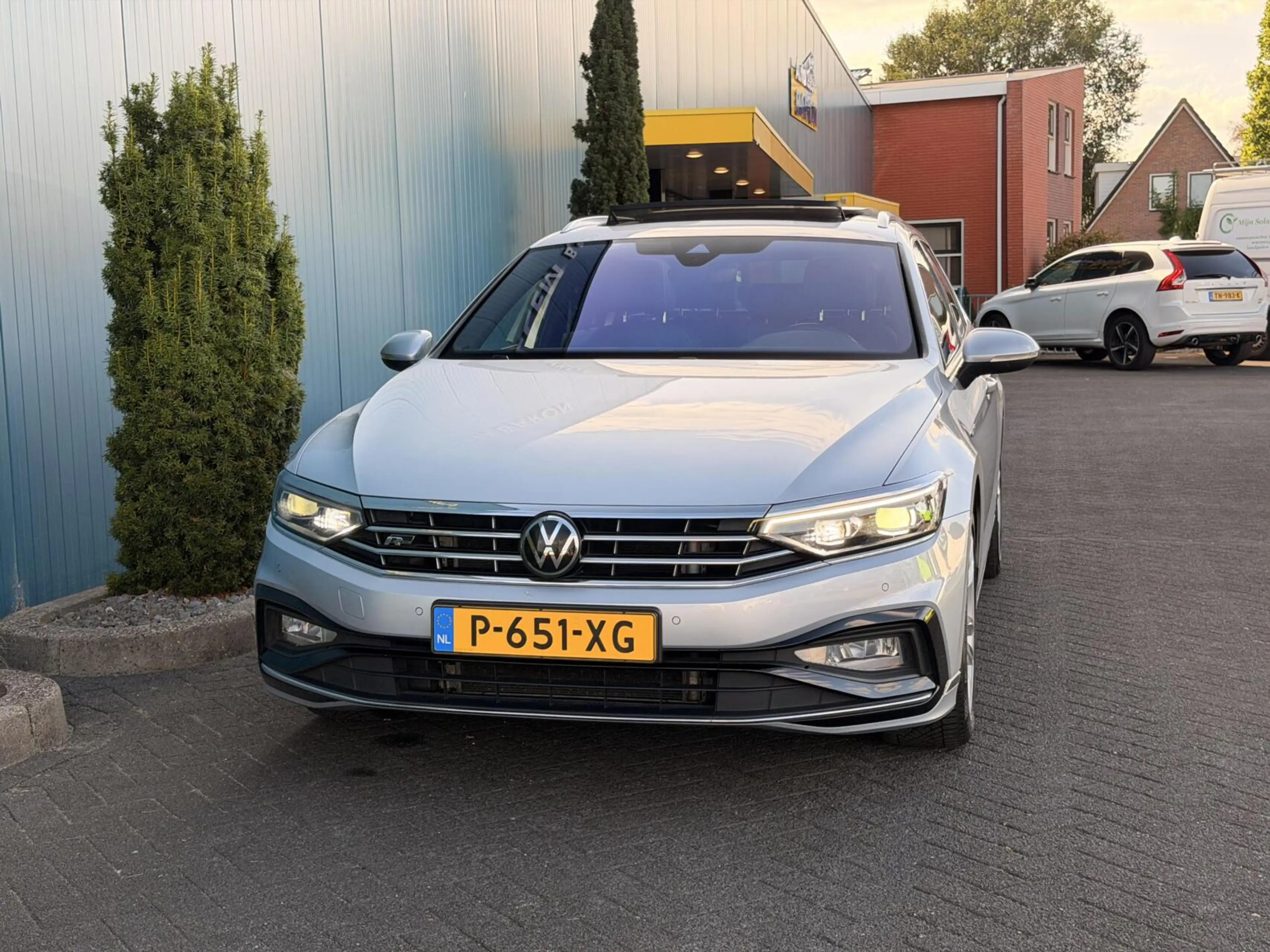 Volkswagen Passat Variant 1.5 TSI R-Line Business + PANO | TREKH | CARPLAY | — photo 5