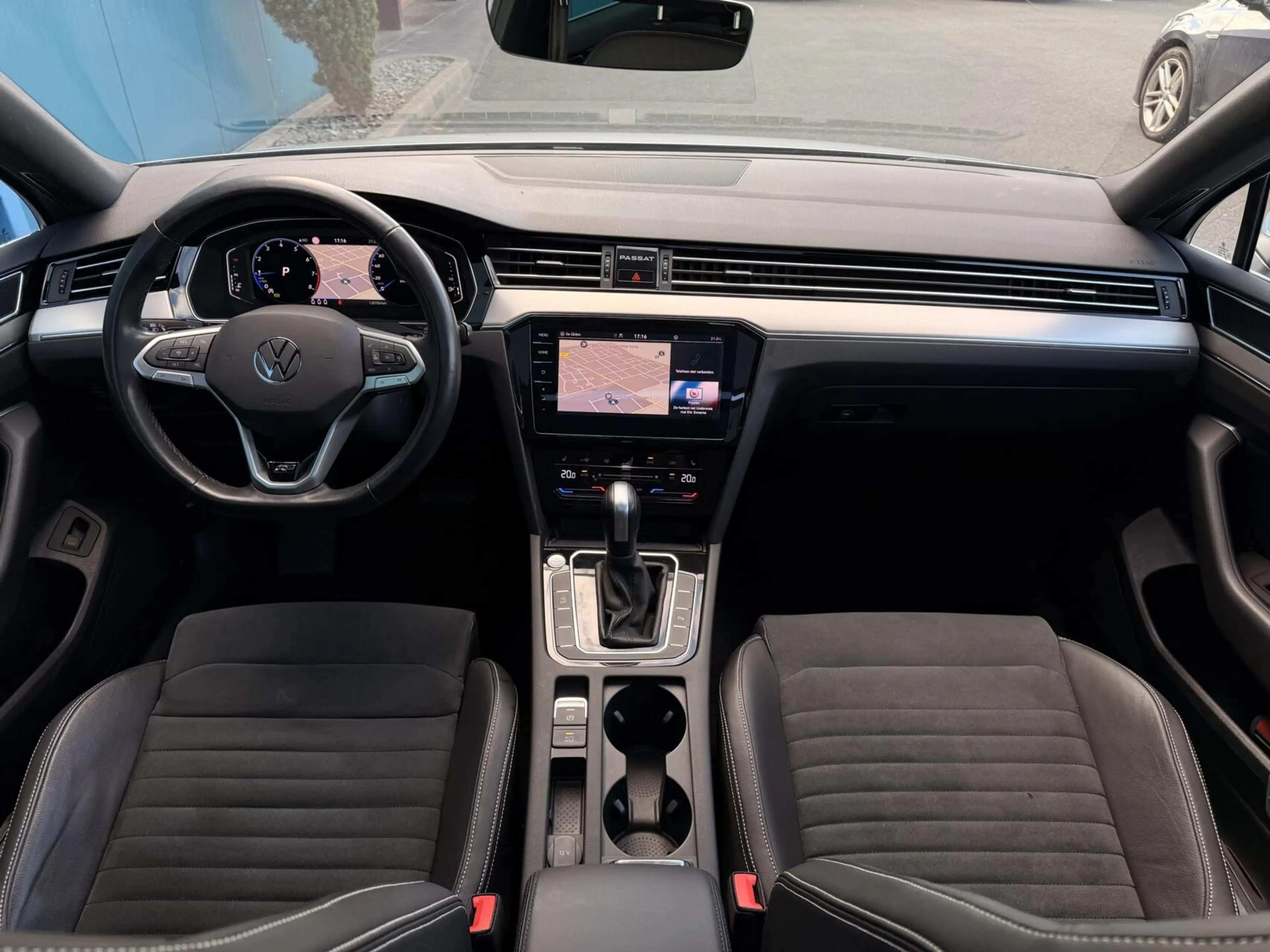 Volkswagen Passat Variant 1.5 TSI R-Line Business + PANO | TREKH | CARPLAY | — photo 3