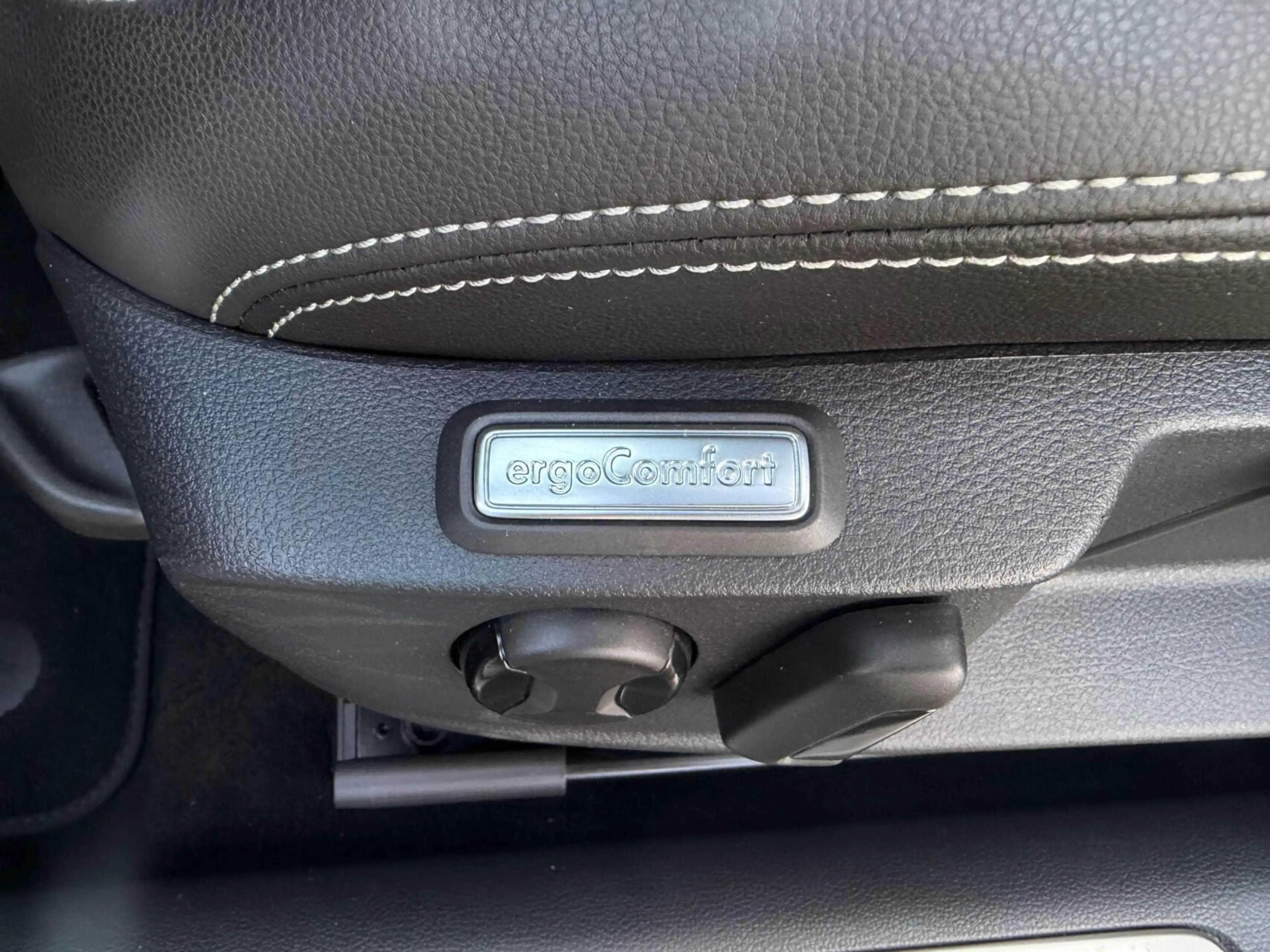 Volkswagen Passat Variant 1.5 TSI R-Line Business + PANO | TREKH | CARPLAY | — photo 12