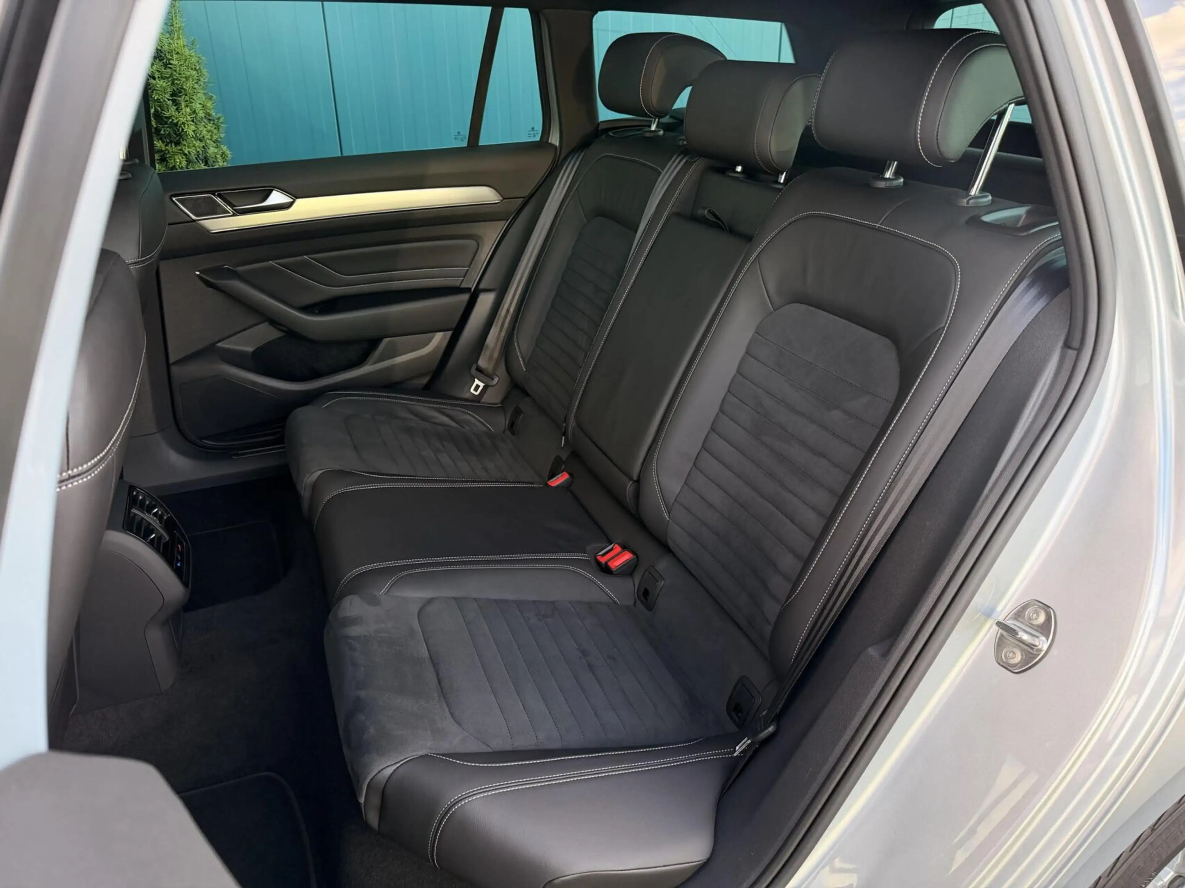 Volkswagen Passat Variant 1.5 TSI R-Line Business + PANO | TREKH | CARPLAY | — photo 16