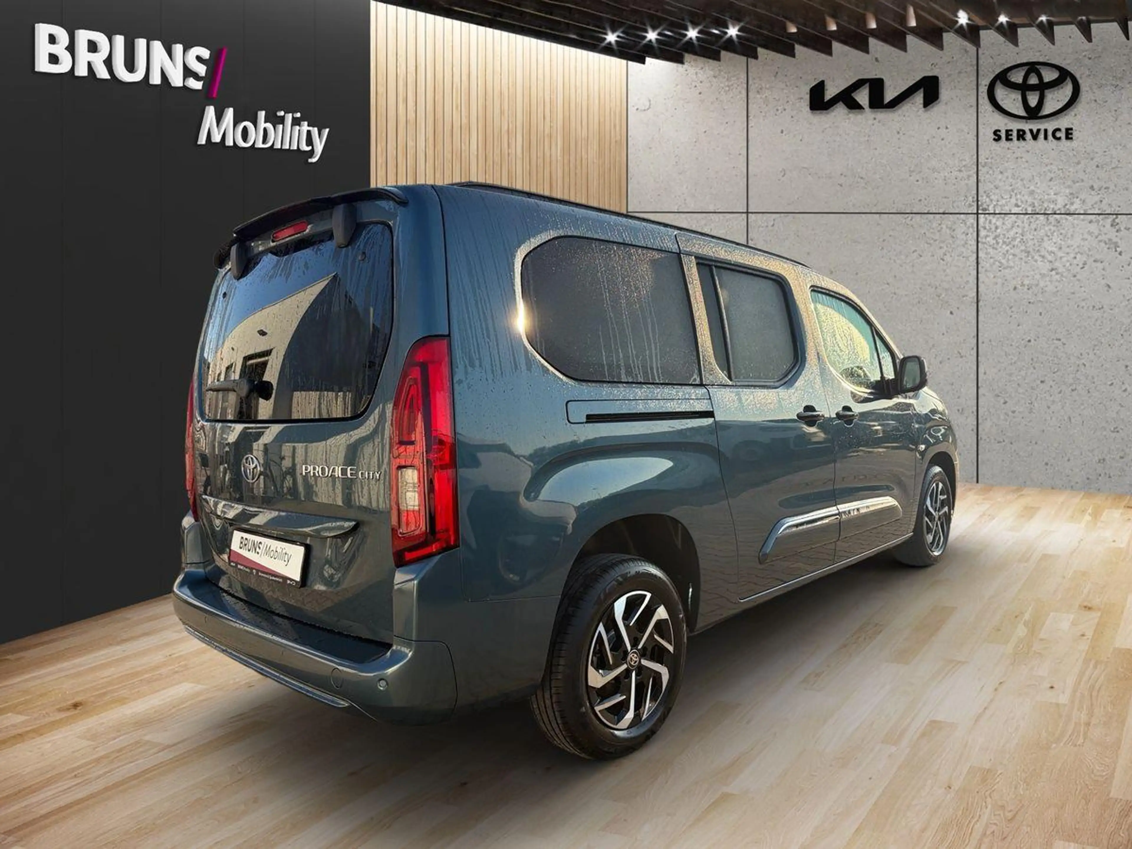 Toyota Proace City L2 1.5 D-4D Teamplayer — photo 4
