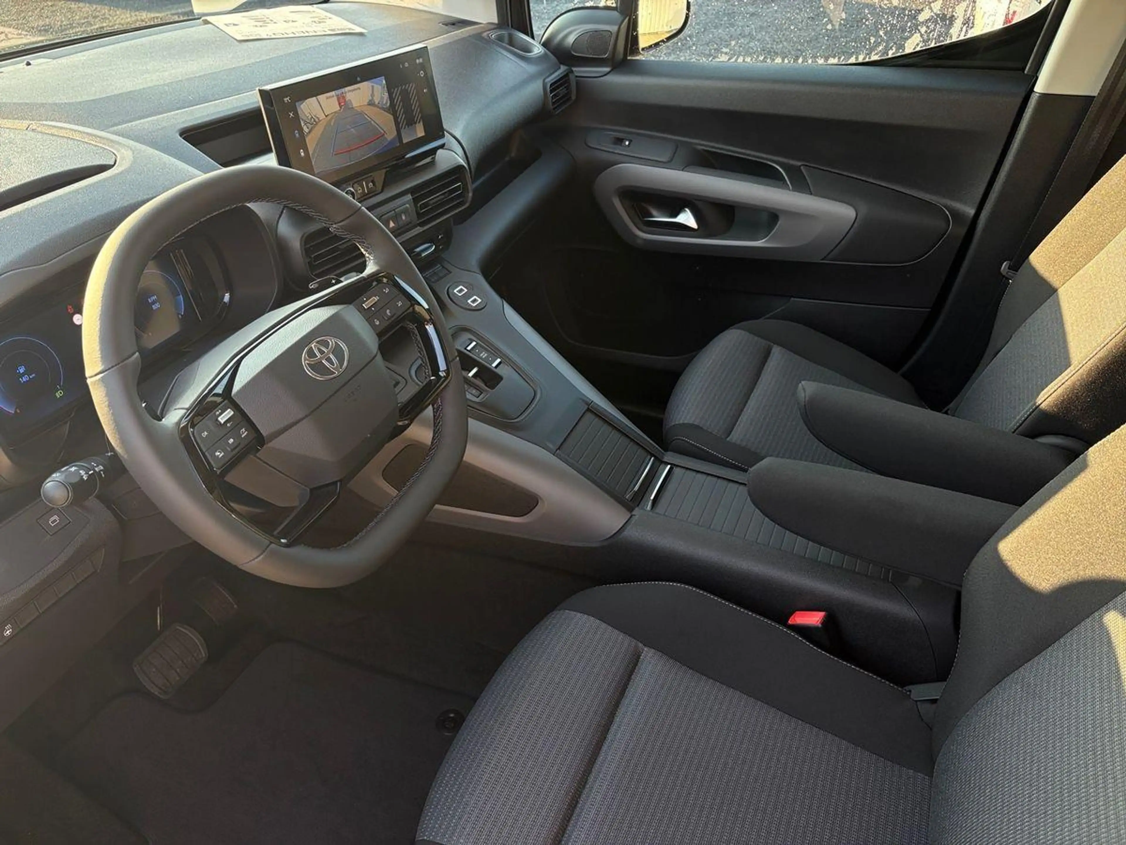 Toyota Proace City L2 1.5 D-4D Teamplayer — photo 17