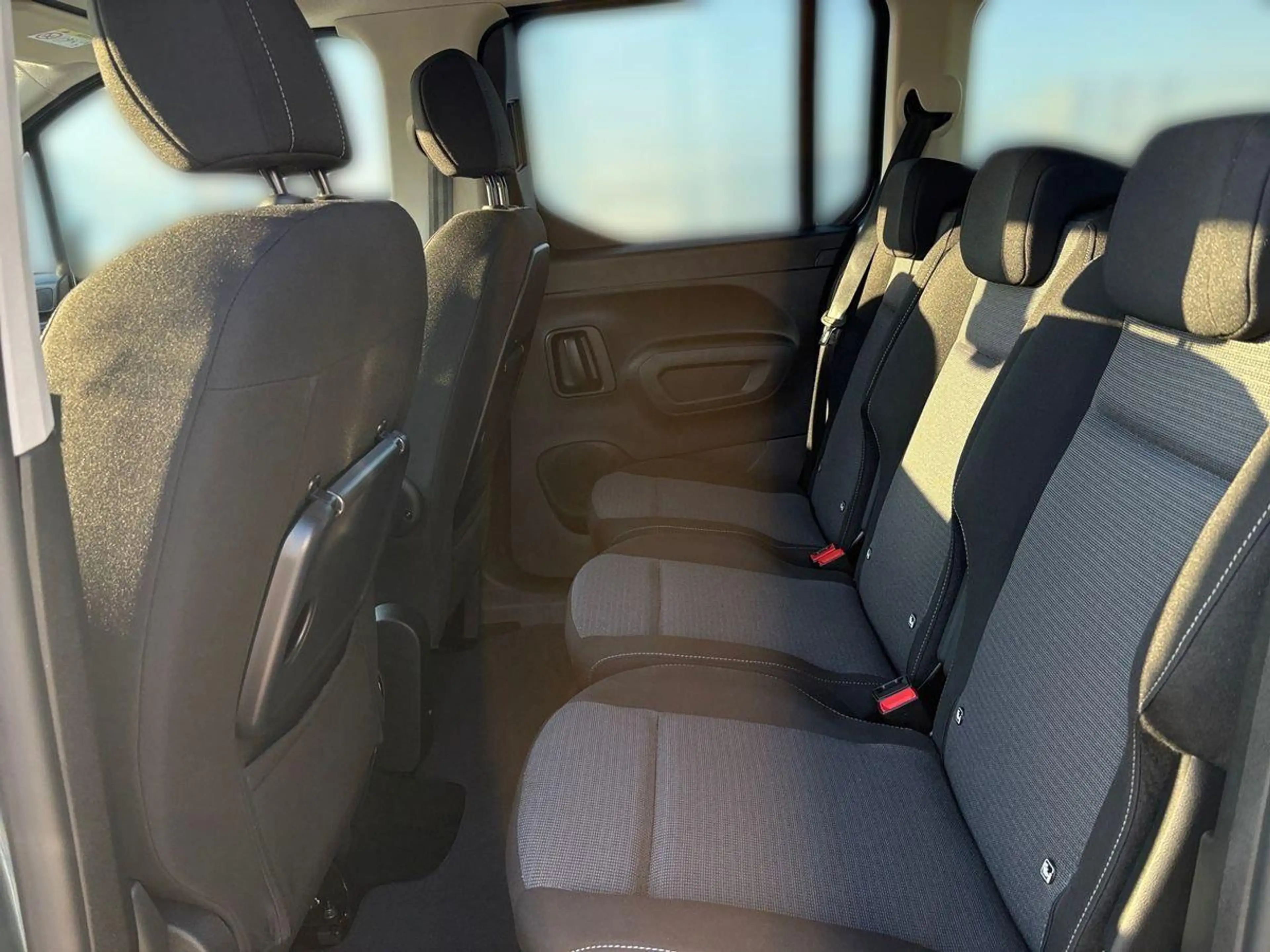 Toyota Proace City L2 1.5 D-4D Teamplayer — photo 12