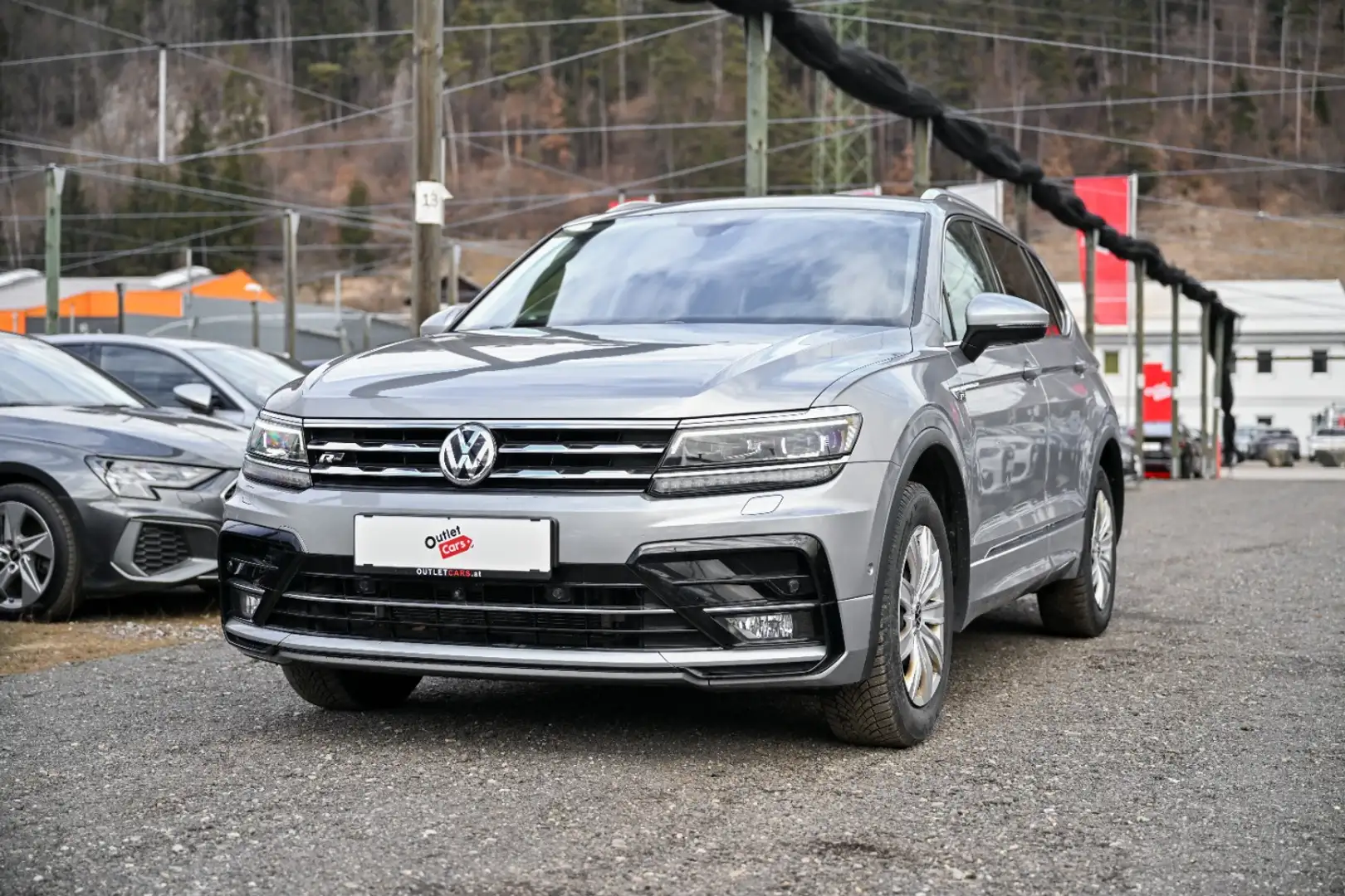 Volkswagen Tiguan Allspace 1.5 TSI R-Line LED+SKY+AHK+LEDER Silber - 2