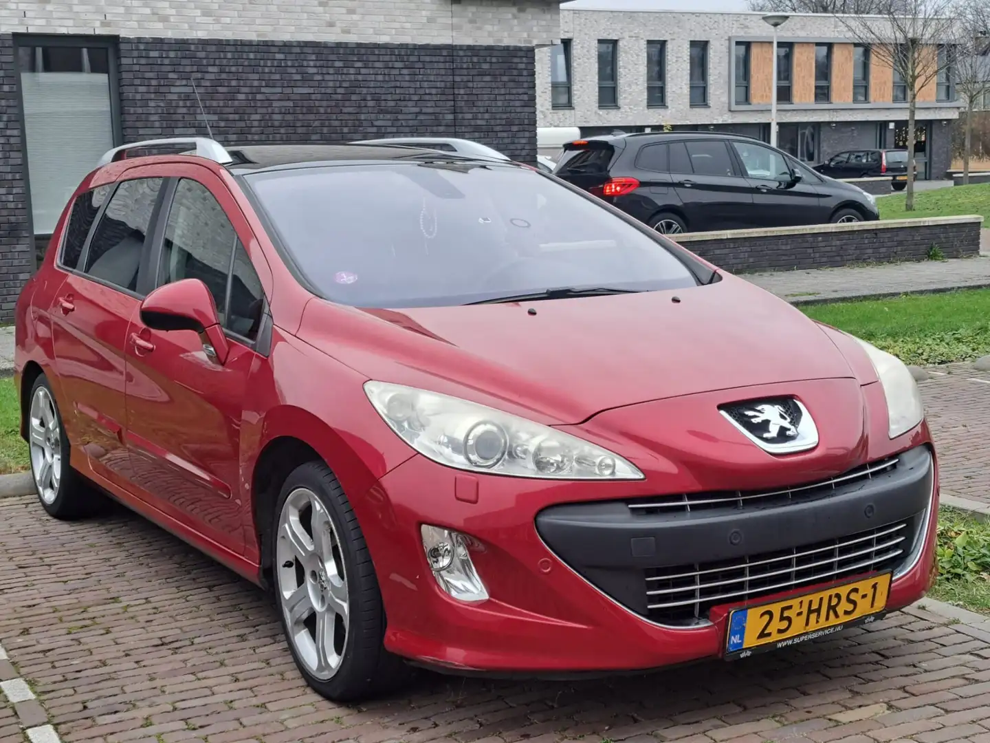 Peugeot 308 1.6 THP Féline Rood - 1