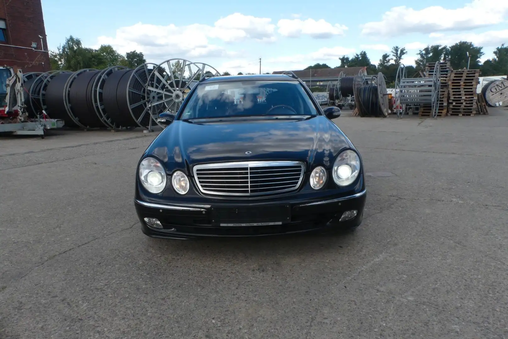Mercedes-Benz E 320 T AVANTGARDE*Tempo*StHz**Navi*Leder*Xenon* Noir - 2