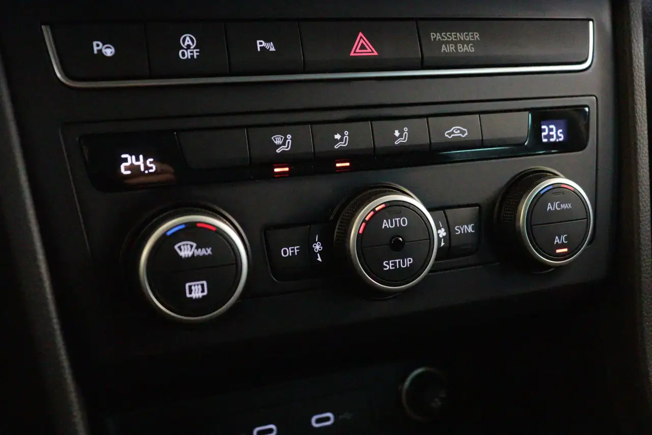 SEAT Ateca 1.0 TSI Business Intense | NAVI | CLIMA | CAMERA + 7