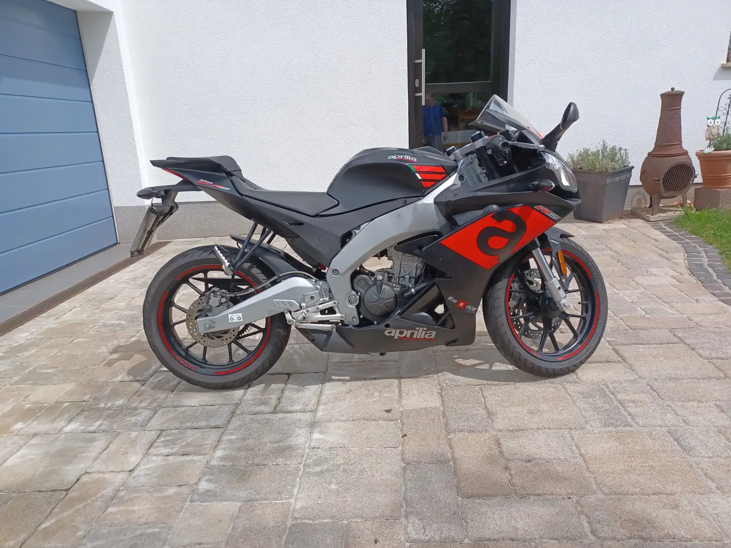 Aprilia RS4 125 Tieferlegung 35mm, ABS Schwarz - 1