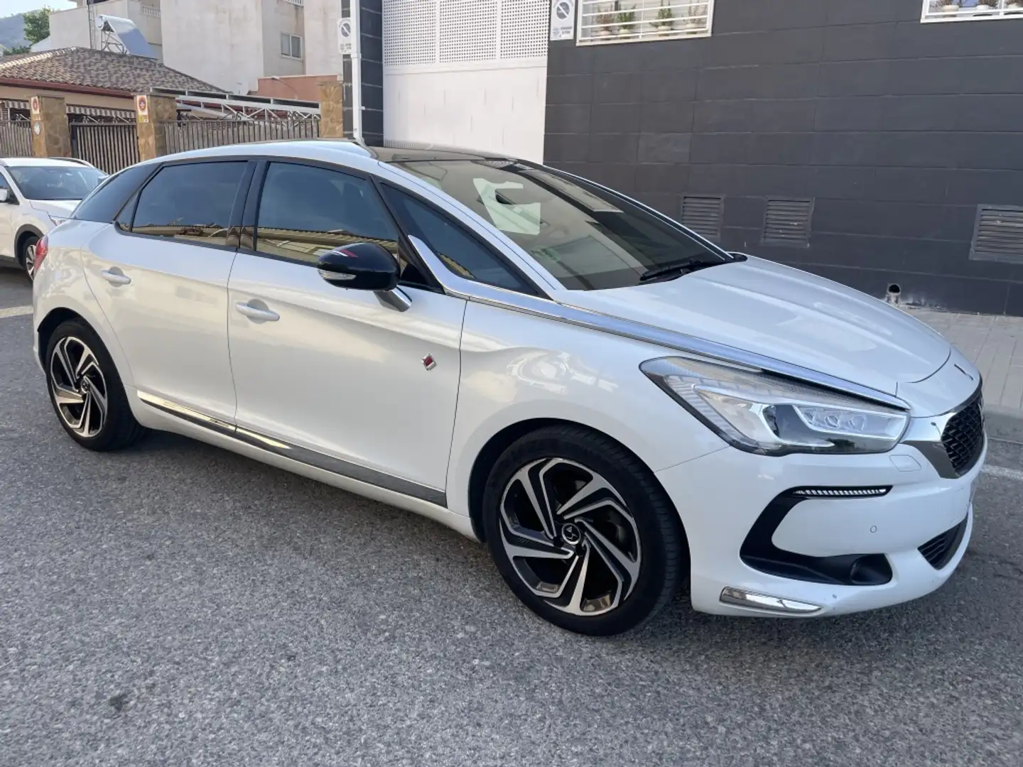 DS Automobiles DS 5 1.6 THP S&S Performance Line EAT6 165 Blanc - 1