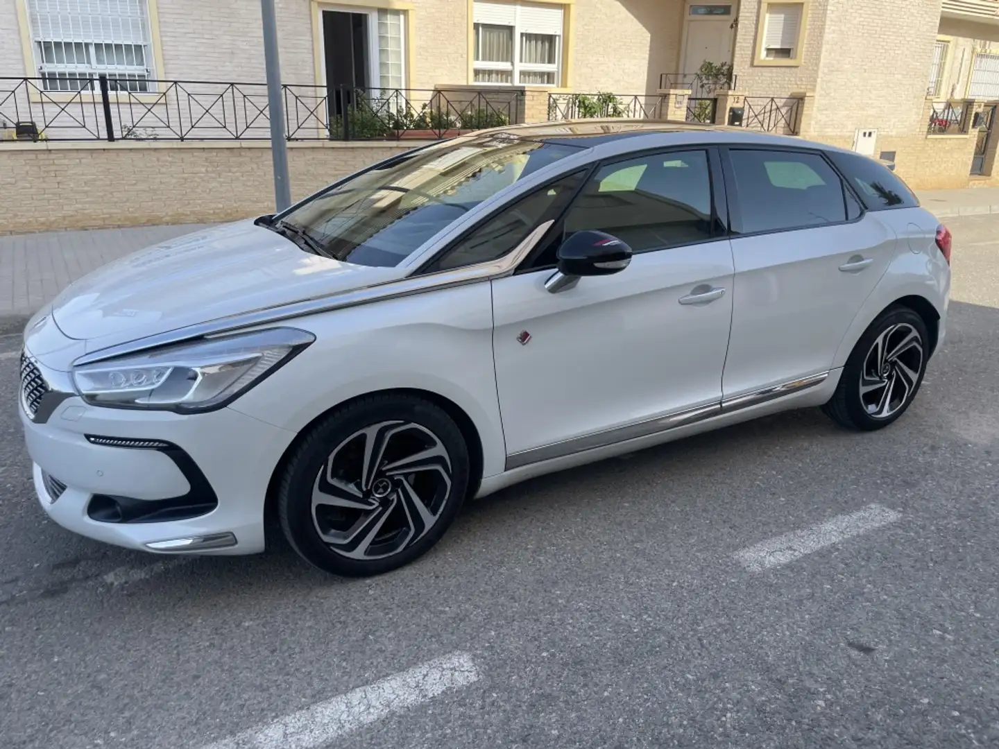 DS Automobiles DS 5 1.6 THP S&S Performance Line EAT6 165 Blanc - 2