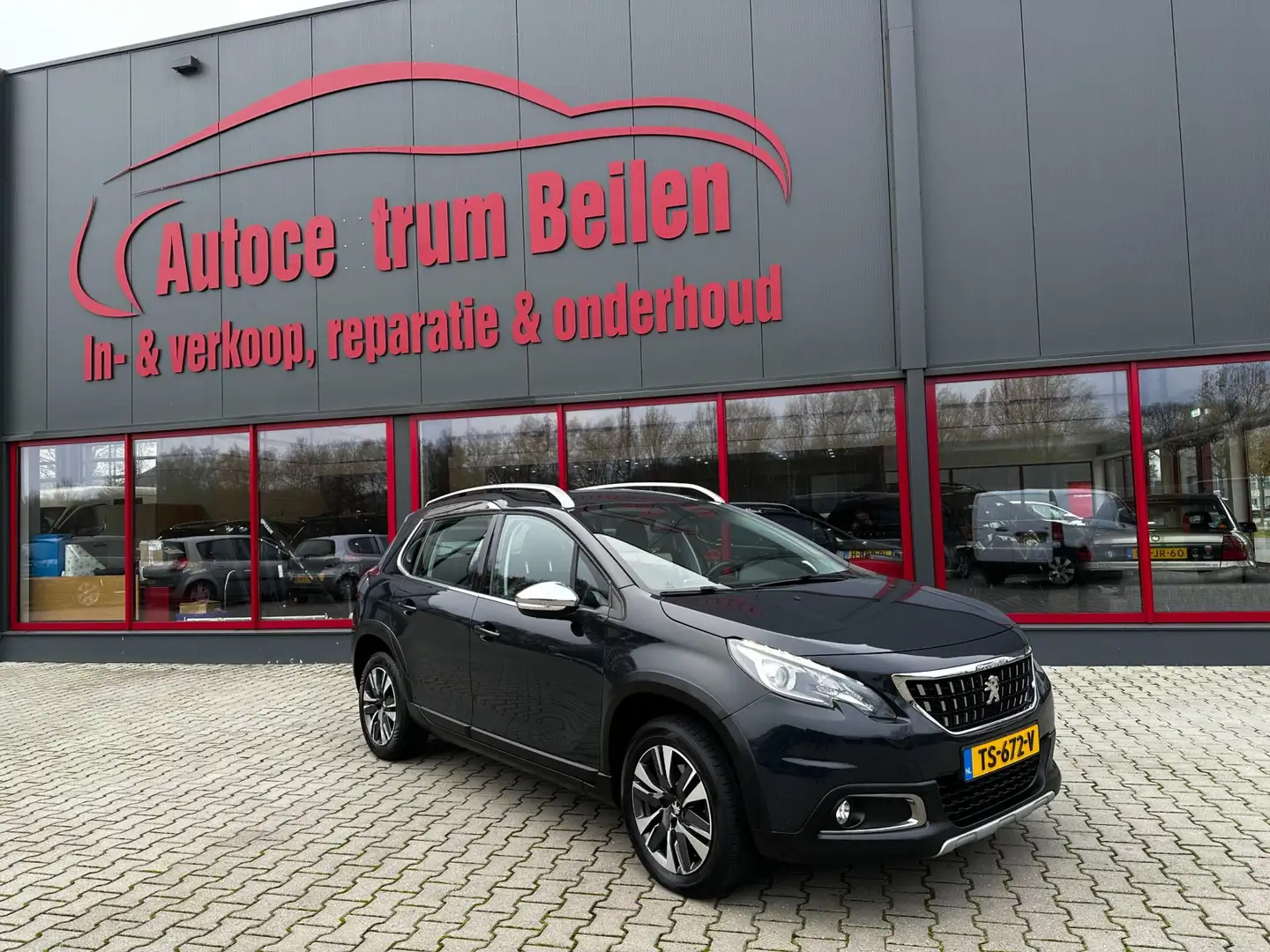 Peugeot 2008 1.2 PureTech Allure Gris - 2