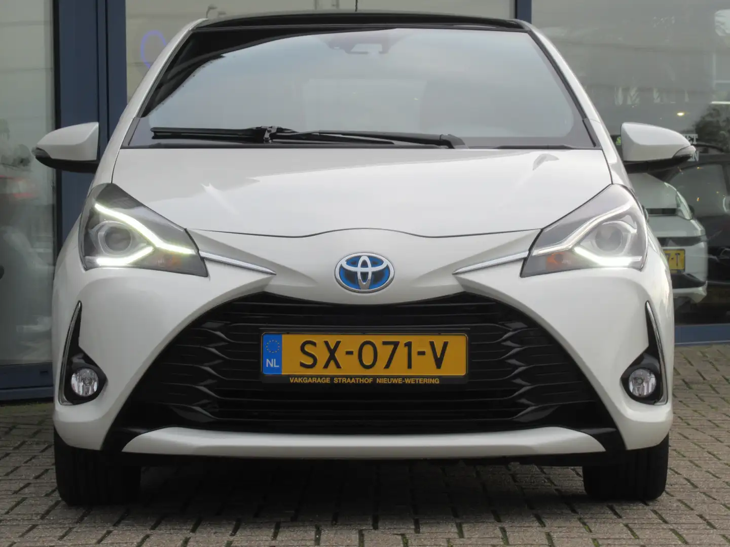 Toyota Yaris 1.5 Hybrid Premium, Automaat / Panoramadak / Camer Wit - 2