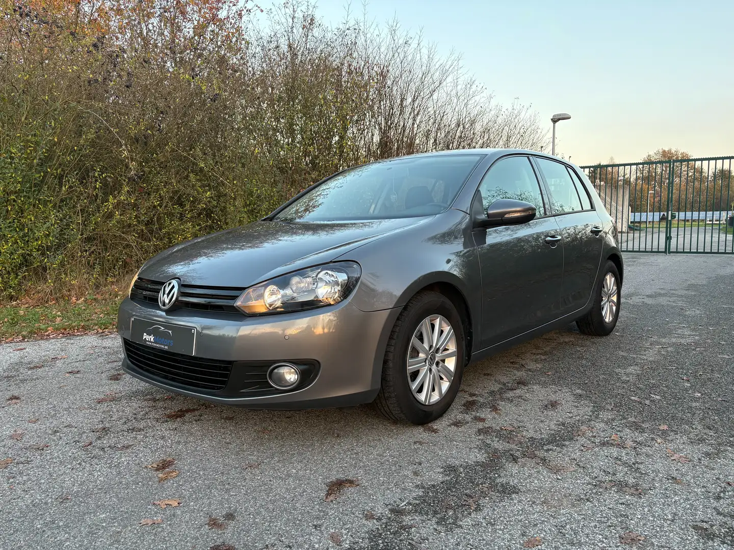 Volkswagen Golf 1.6 TDI BlueMotion Trendline - Garantie*Airco*PDC Grijs - 1