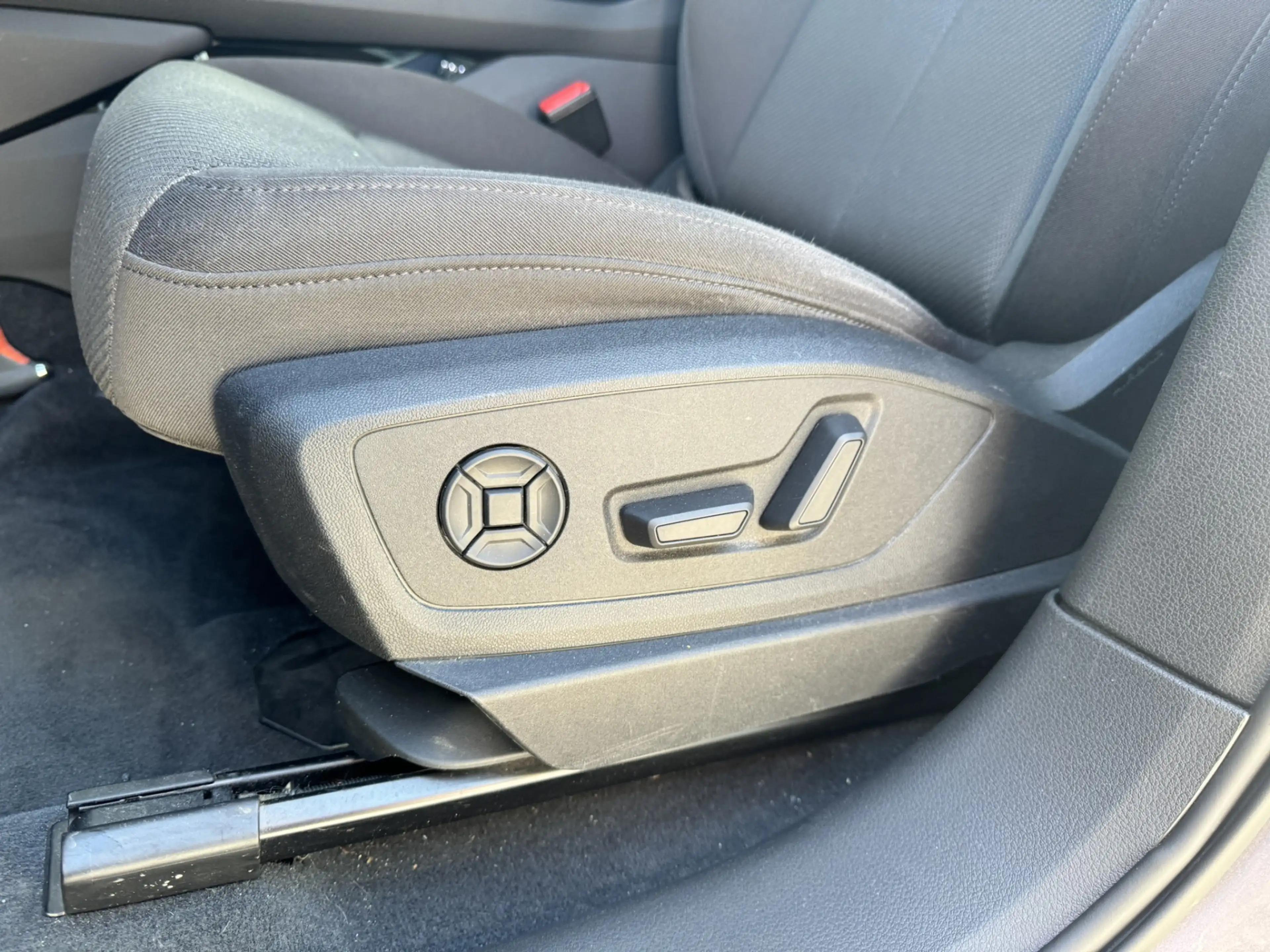Audi e-tron e-tron 50 quattro Launch edition 71 kWh*Camera*Nav — photo 16